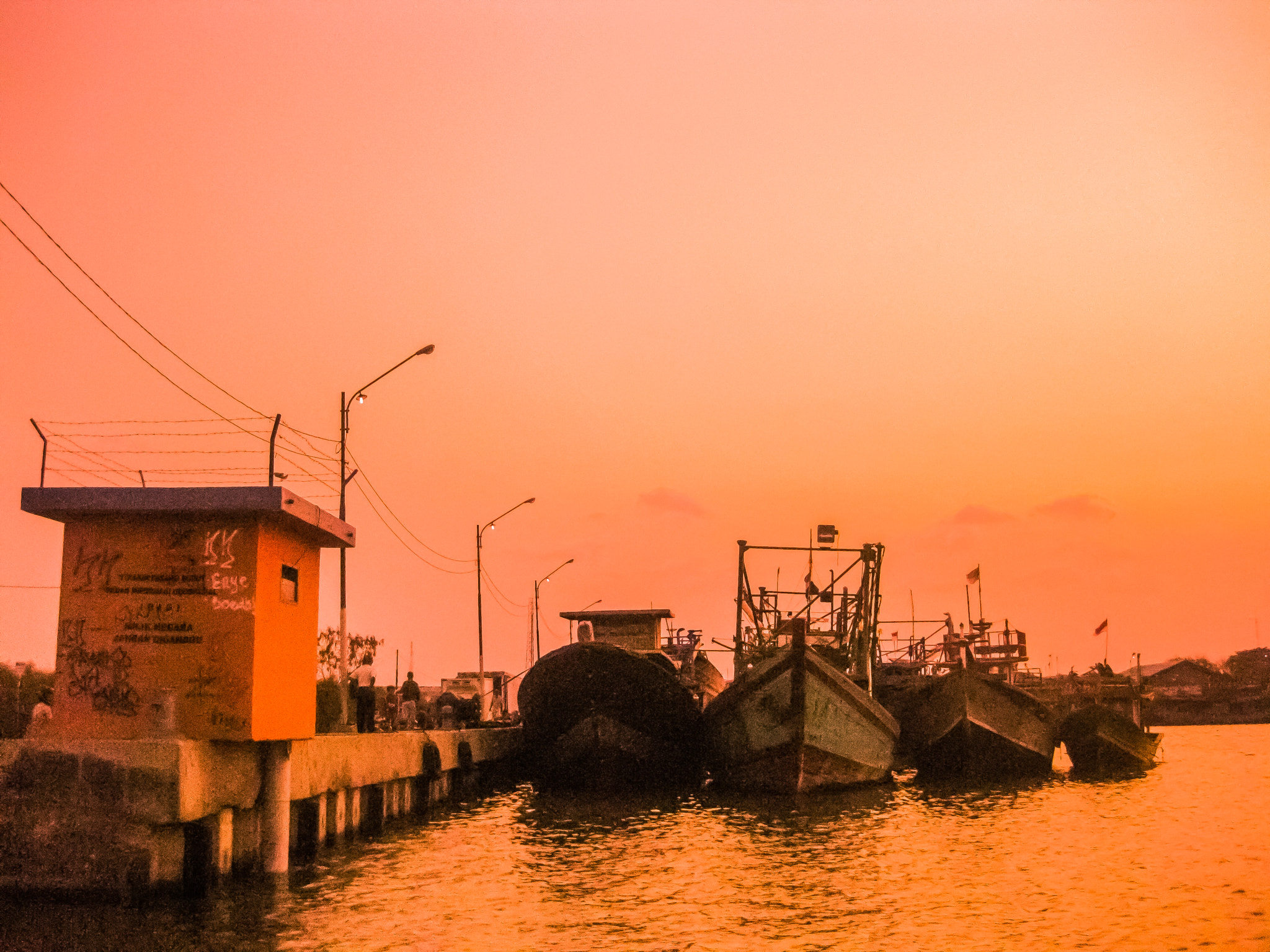 Canon PowerShot SD770 IS (Digital IXUS 85 IS / IXY Digital 25 IS) sample photo. Sun sets at kejawanan harbour, cirebon. photography