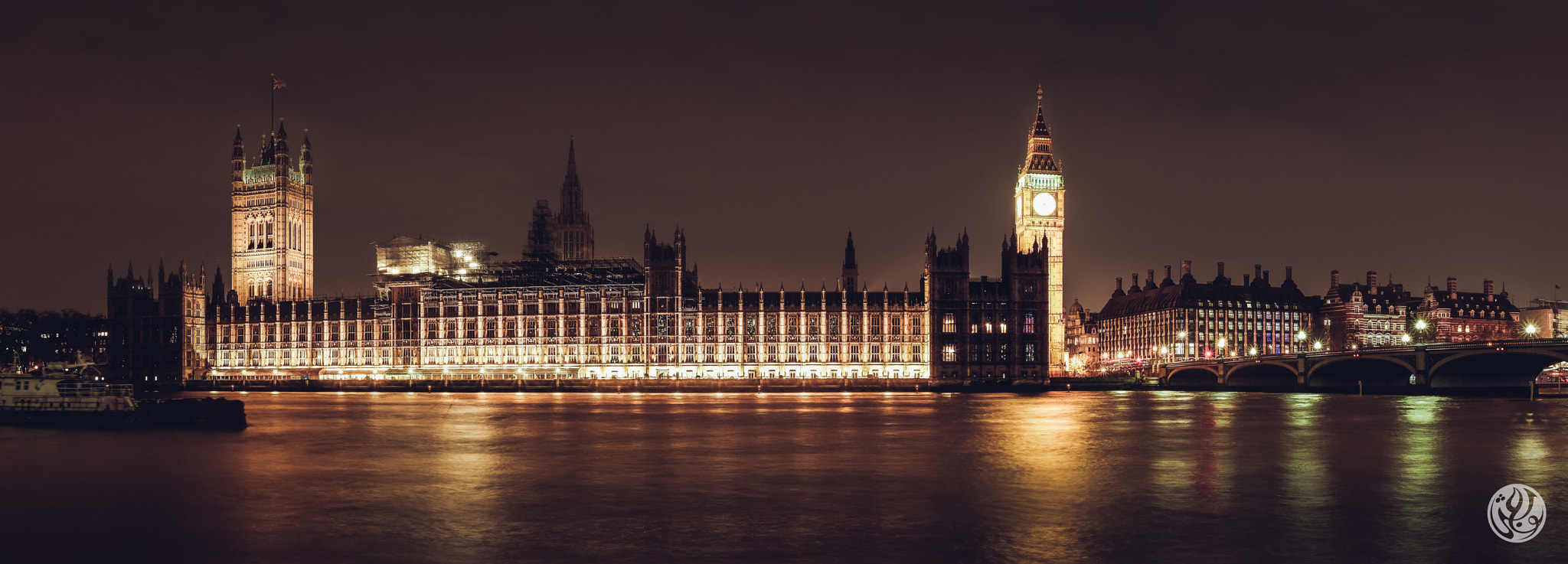 Panasonic Lumix DMC-GM1 + LUMIX G 20/F1.7 II sample photo. Across the thames photography