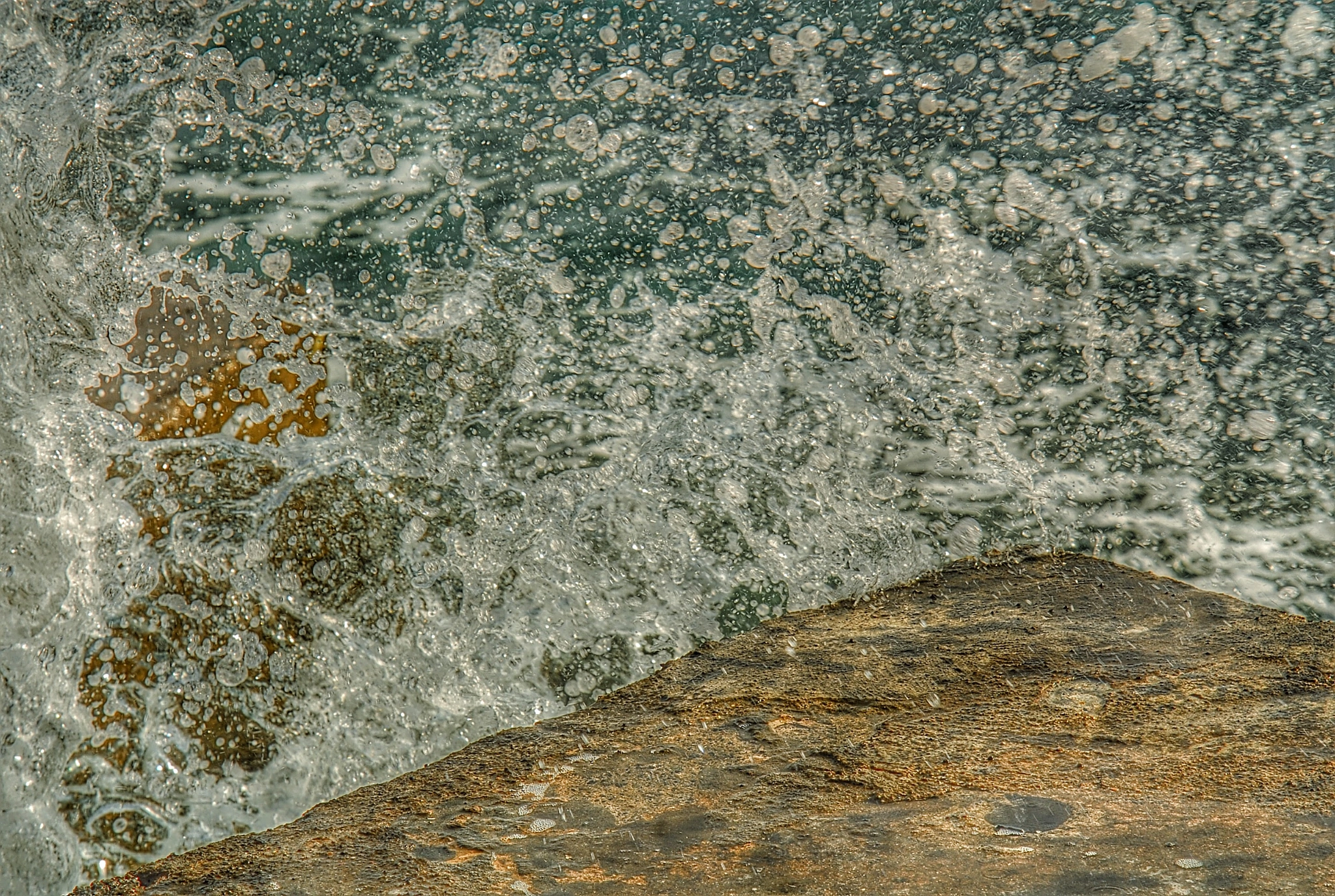 Nikon AF Nikkor 24-85mm F2.8-4D IF sample photo. Drops explosion photography