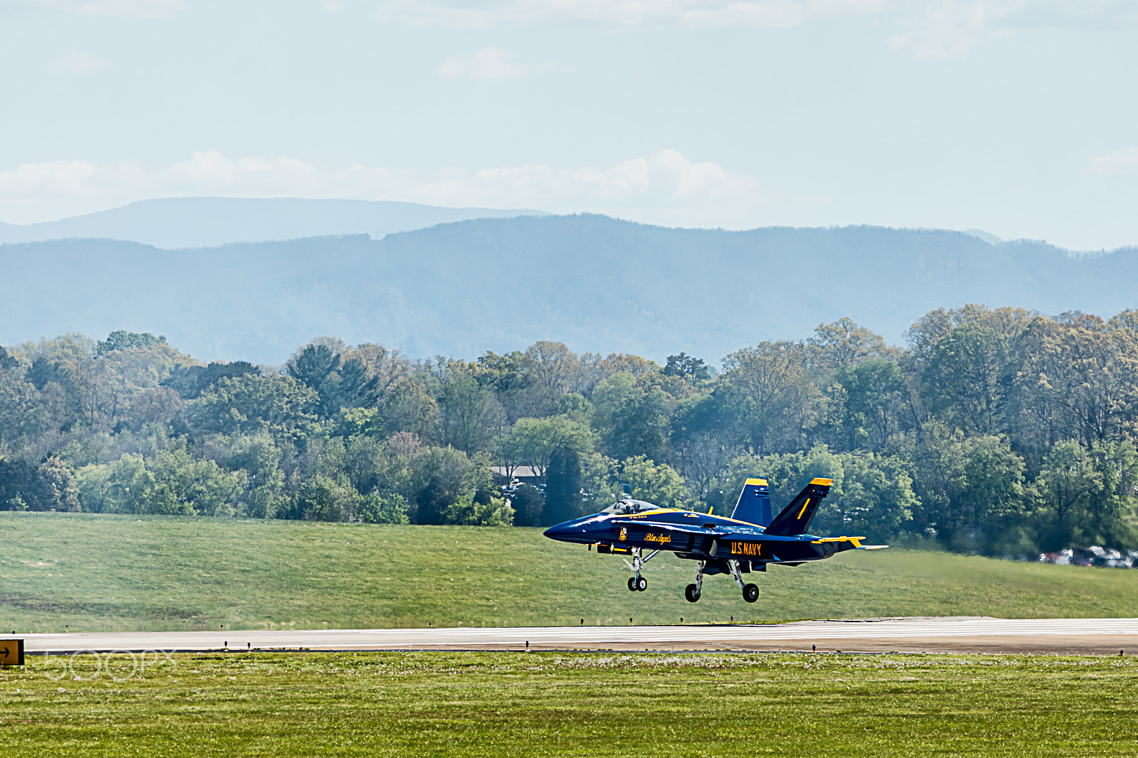 Canon EOS 5DS sample photo. Blue angle 1 landing smokey mountain air show photography