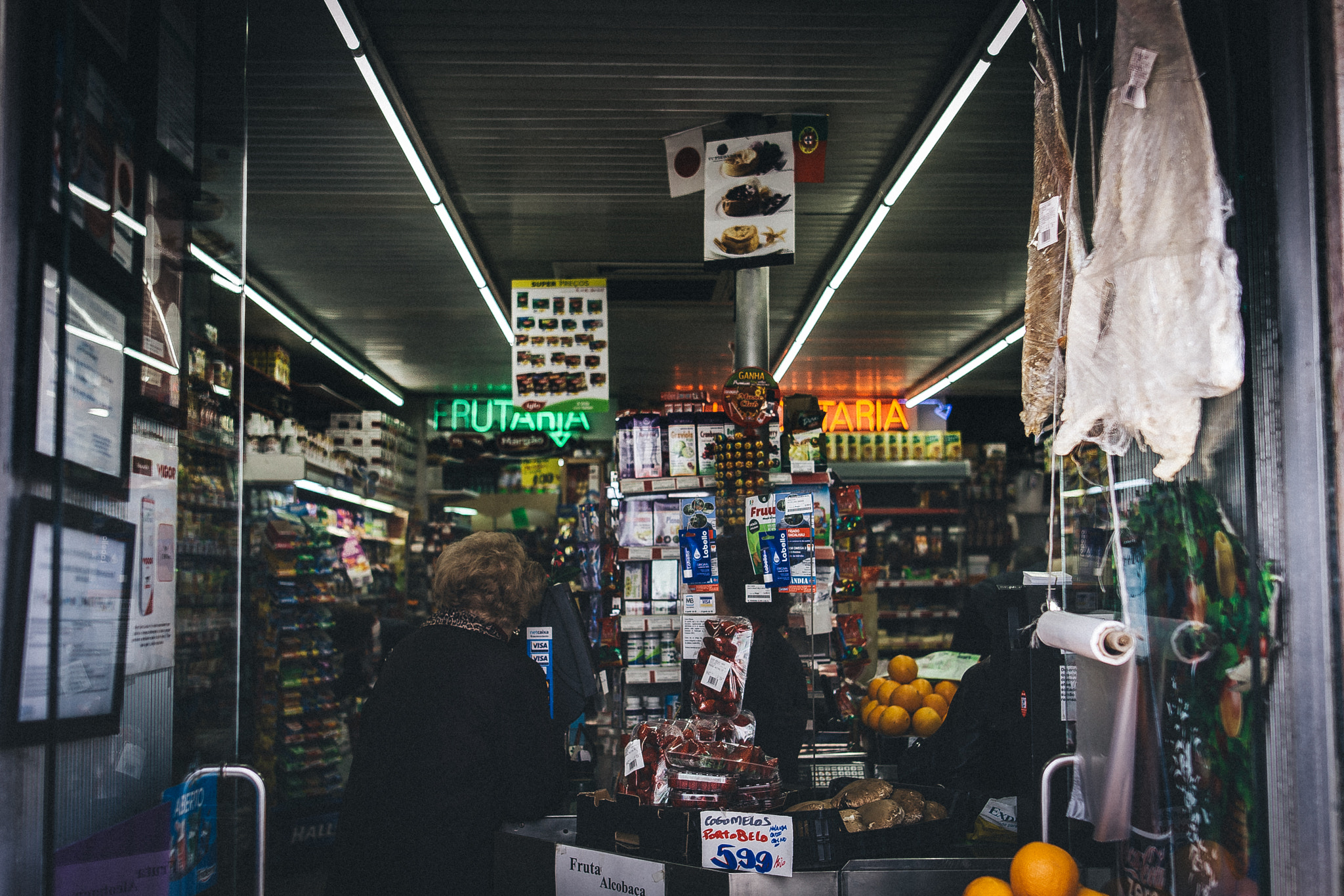 Sigma 24mm F1.4 DG HSM Art sample photo. Por arroios, lisbon photography