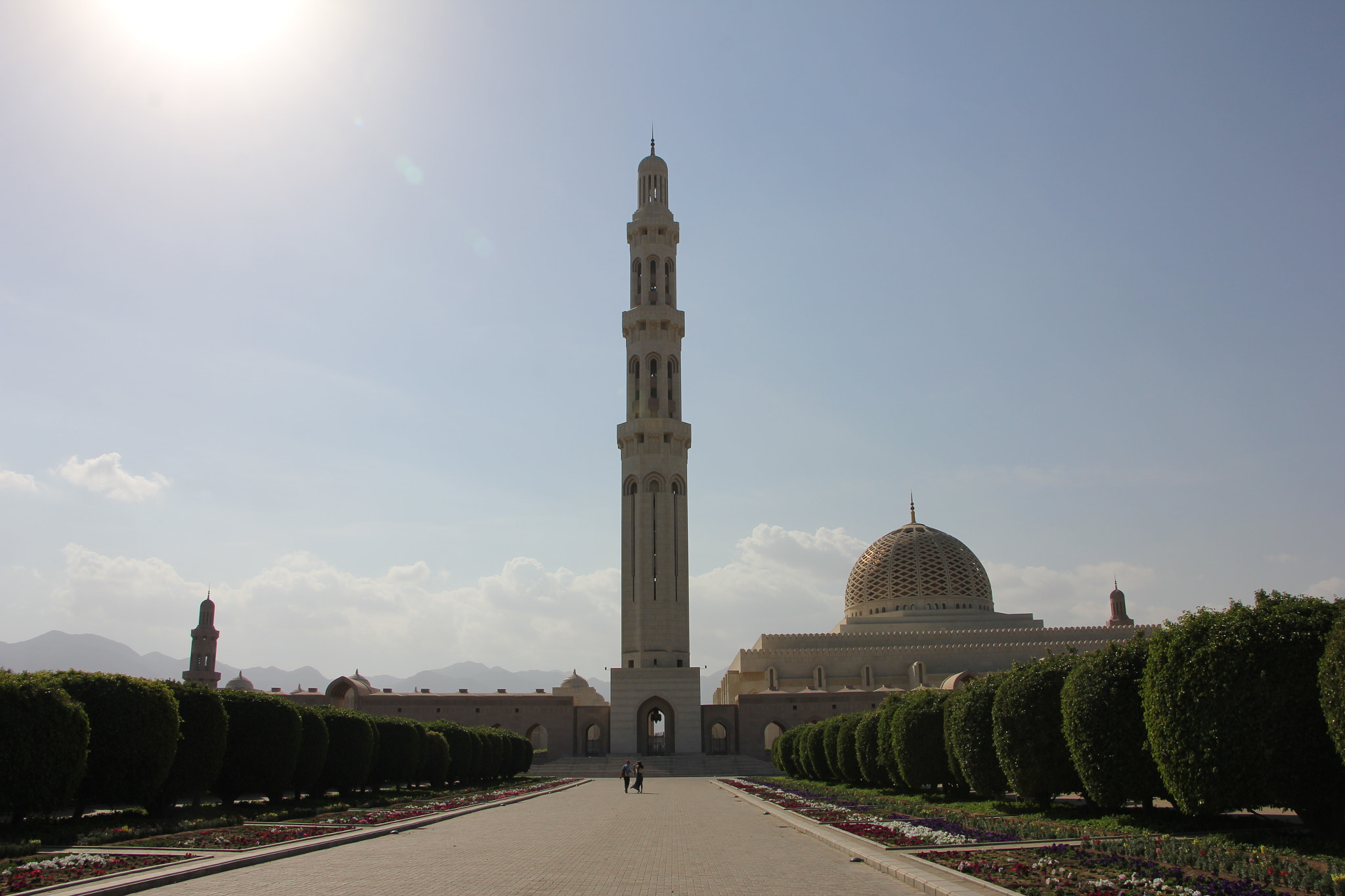 Canon EF-S 18-135mm F3.5-5.6 IS STM sample photo. Sultan qaboos mosque photography