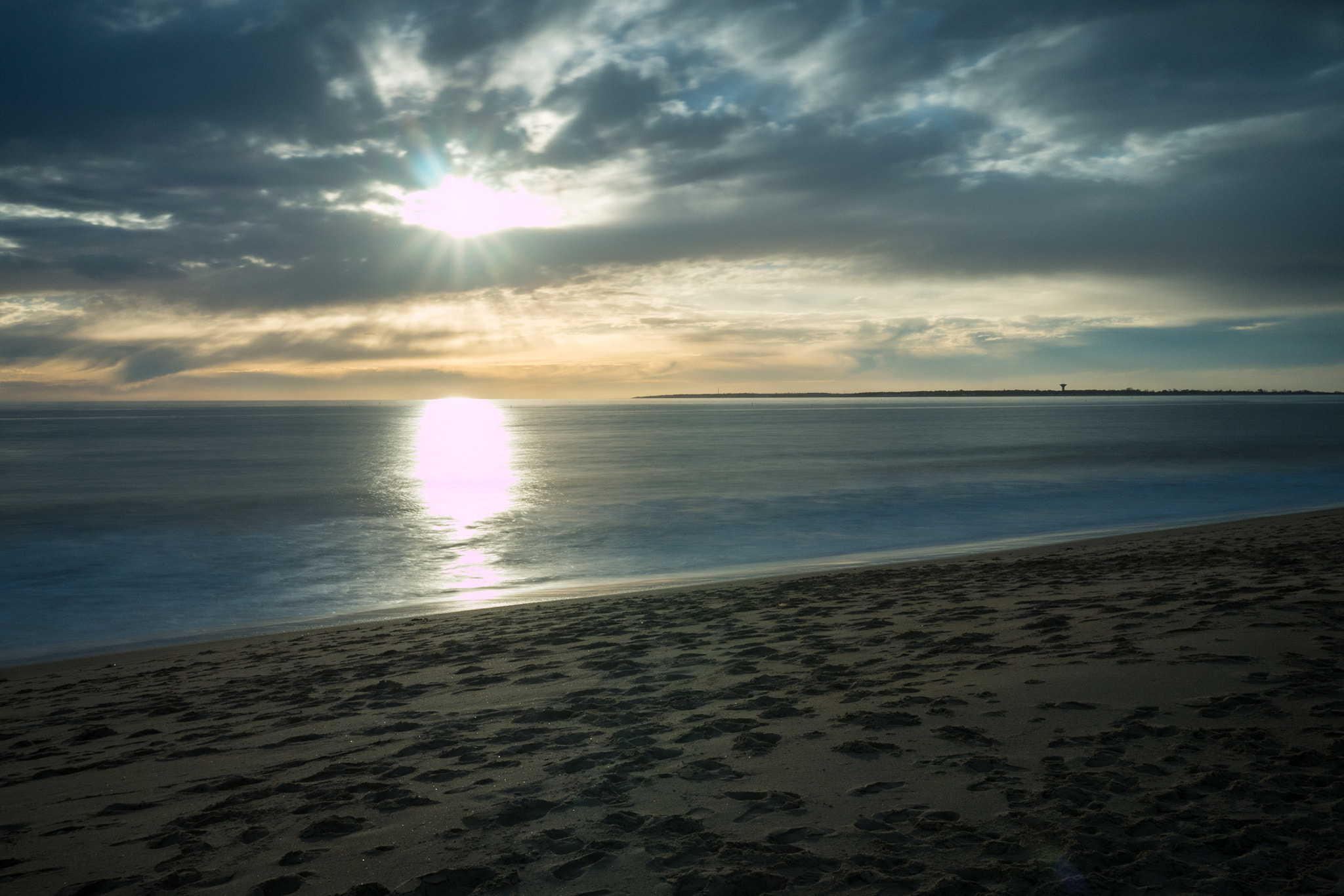 Panasonic Lumix DMC-G7 + LUMIX G 20/F1.7 II sample photo. Sunset on the beach photography