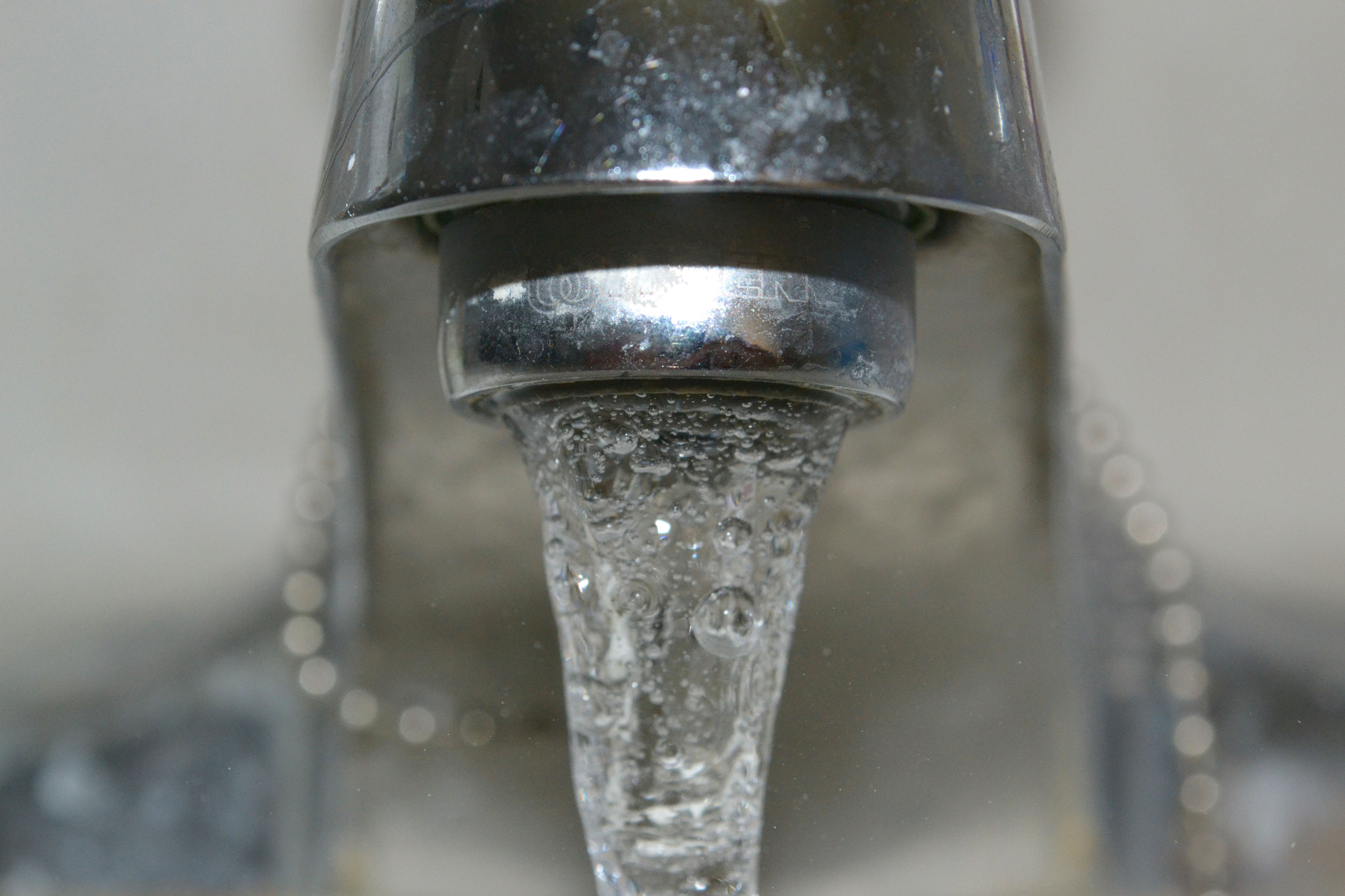 AF Zoom-Nikkor 28-80mm f/3.3-5.6G sample photo. Water photography