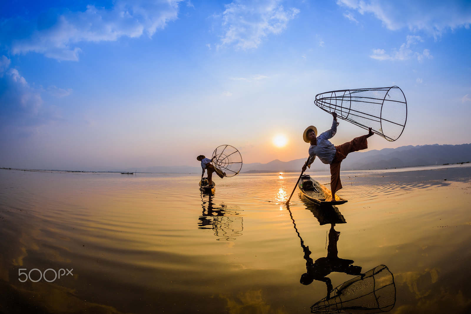 Nikon D810 + Nikon AF Fisheye-Nikkor 16mm F2.8D sample photo. Inle lake photography