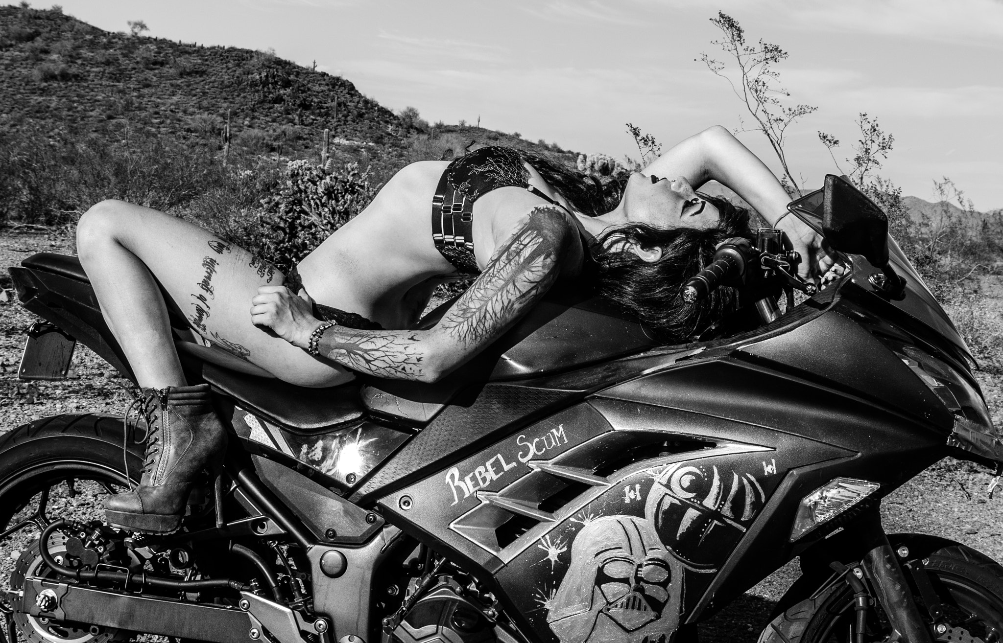 Nikon D200 + AF Nikkor 24mm f/2.8 sample photo. Biker chic photography