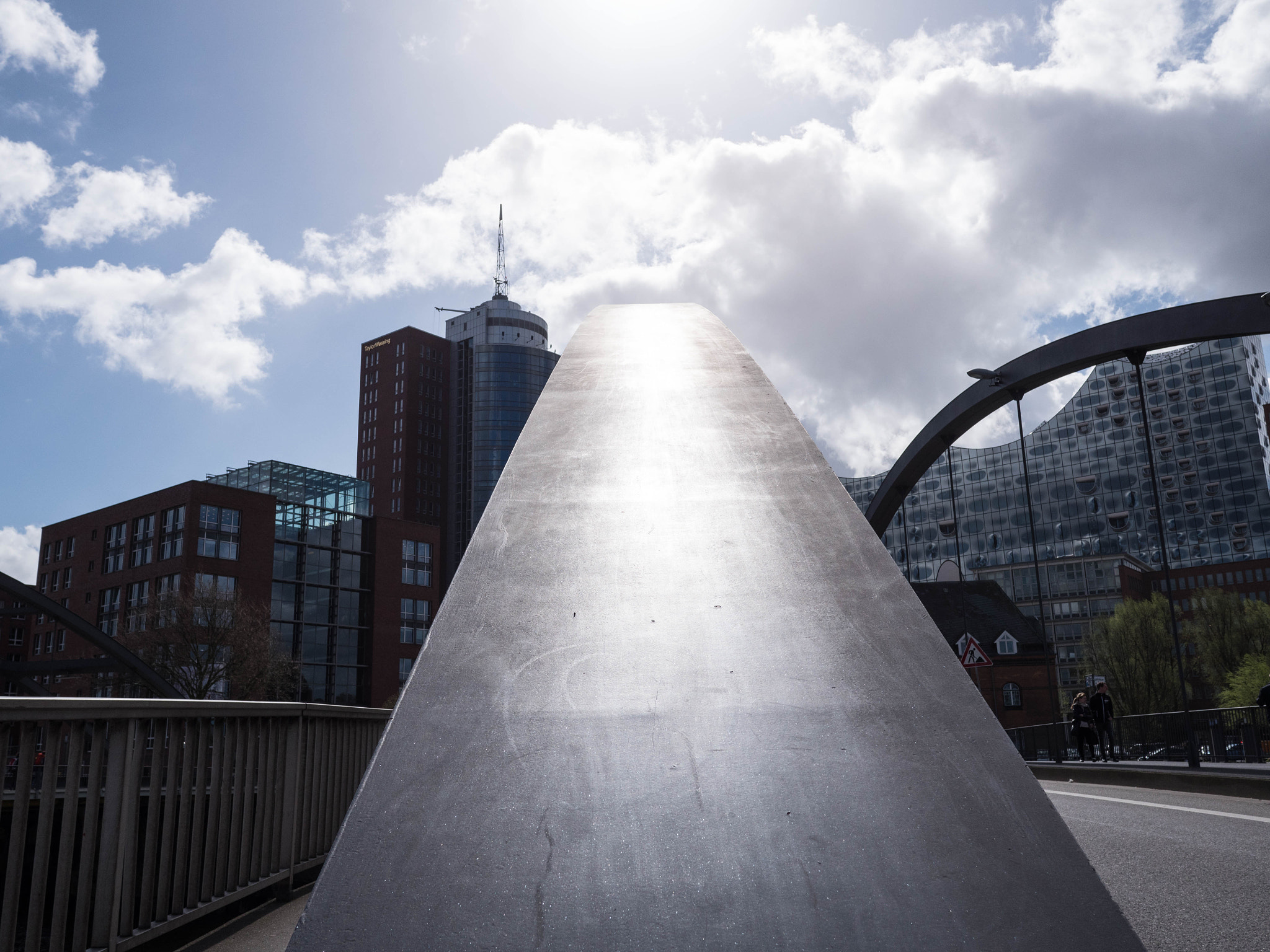 Panasonic Lumix DMC-GX8 + LEICA DG SUMMILUX 15/F1.7 sample photo. Bridge into the clouds. photography