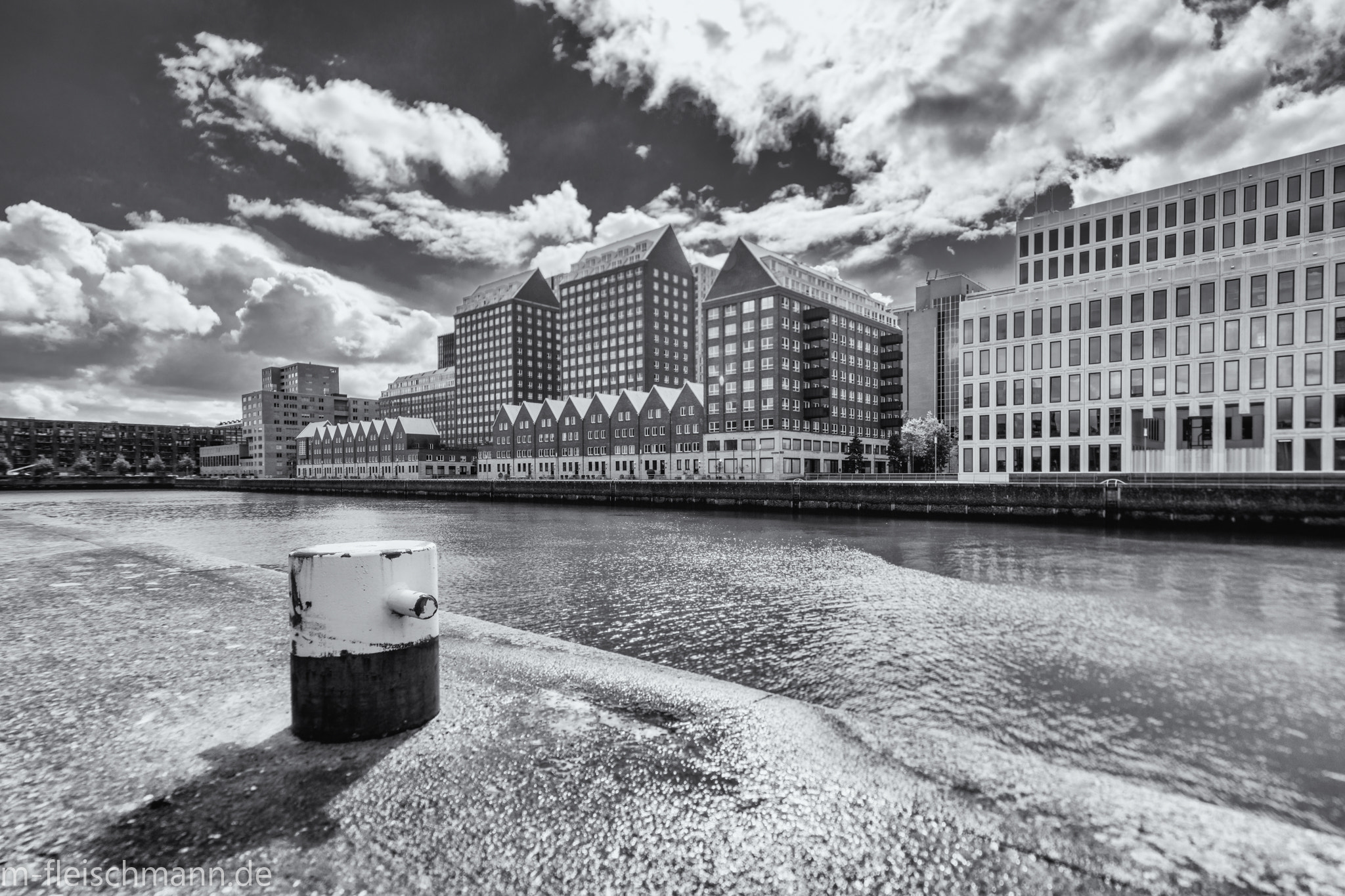 Canon TS-E 17mm F4L Tilt-Shift sample photo. Rotterdam photography