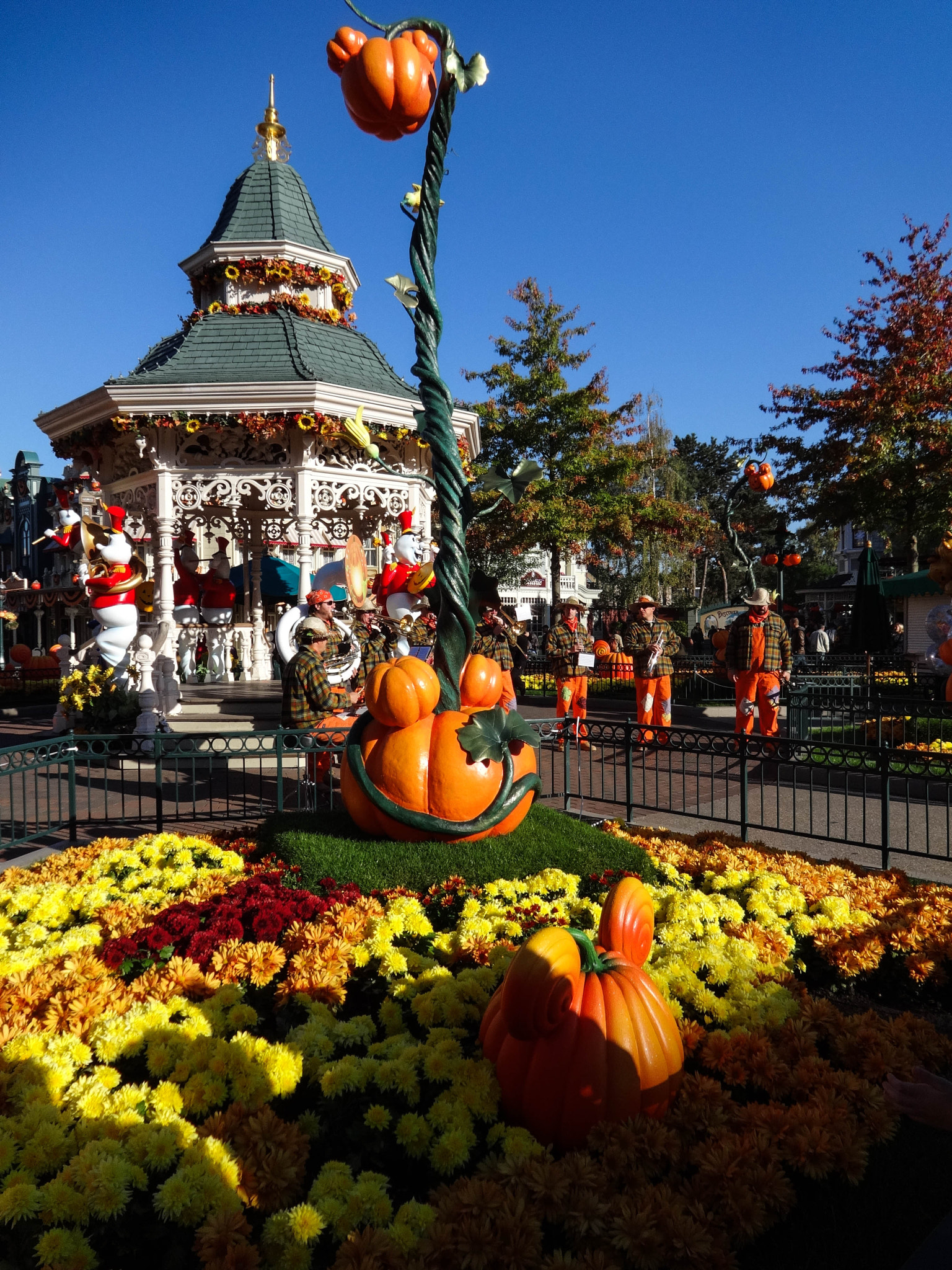 Sony DSC-WX60 sample photo. Disneyland halloween photography