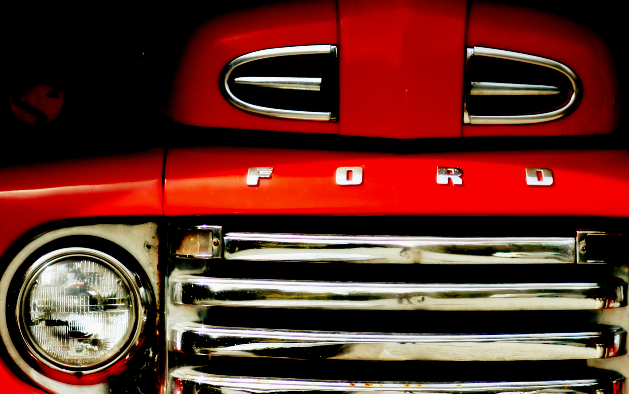 Canon EOS 1000D (EOS Digital Rebel XS / EOS Kiss F) sample photo. Ford truck photography