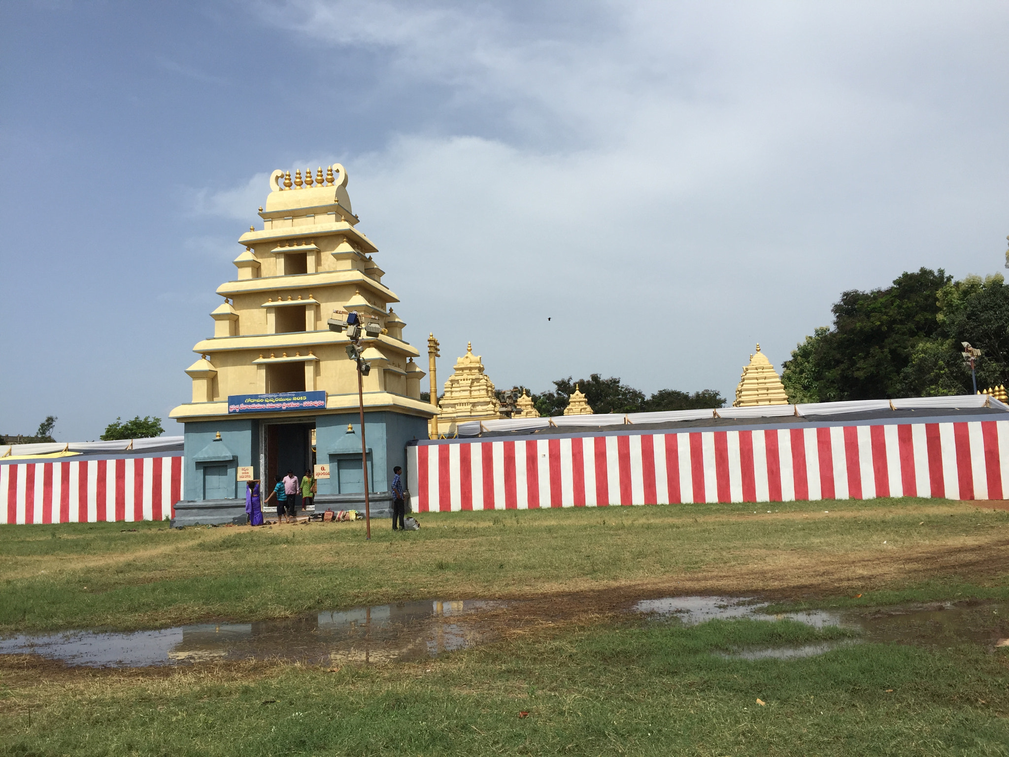 TEMPLE SET
