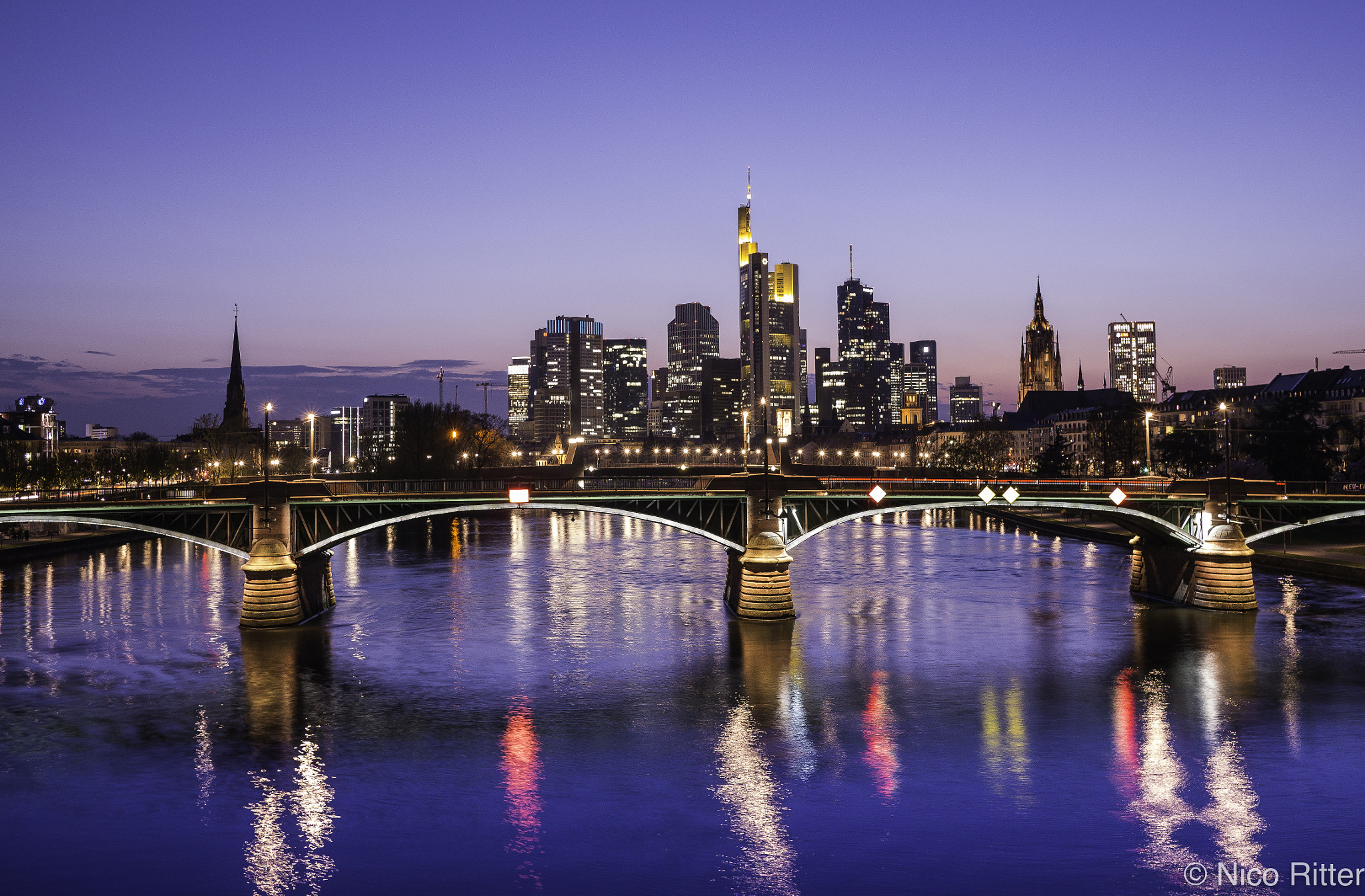Panasonic Lumix DMC-G5 + LUMIX G 20/F1.7 II sample photo. Frankfurter skyline photography