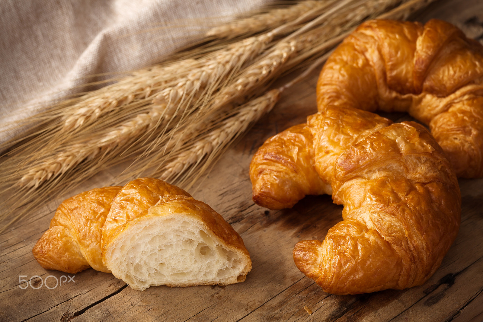 ZEISS Makro-Planar T* 100mm F2 sample photo. Tasty croissant still life rustic wooden background photography