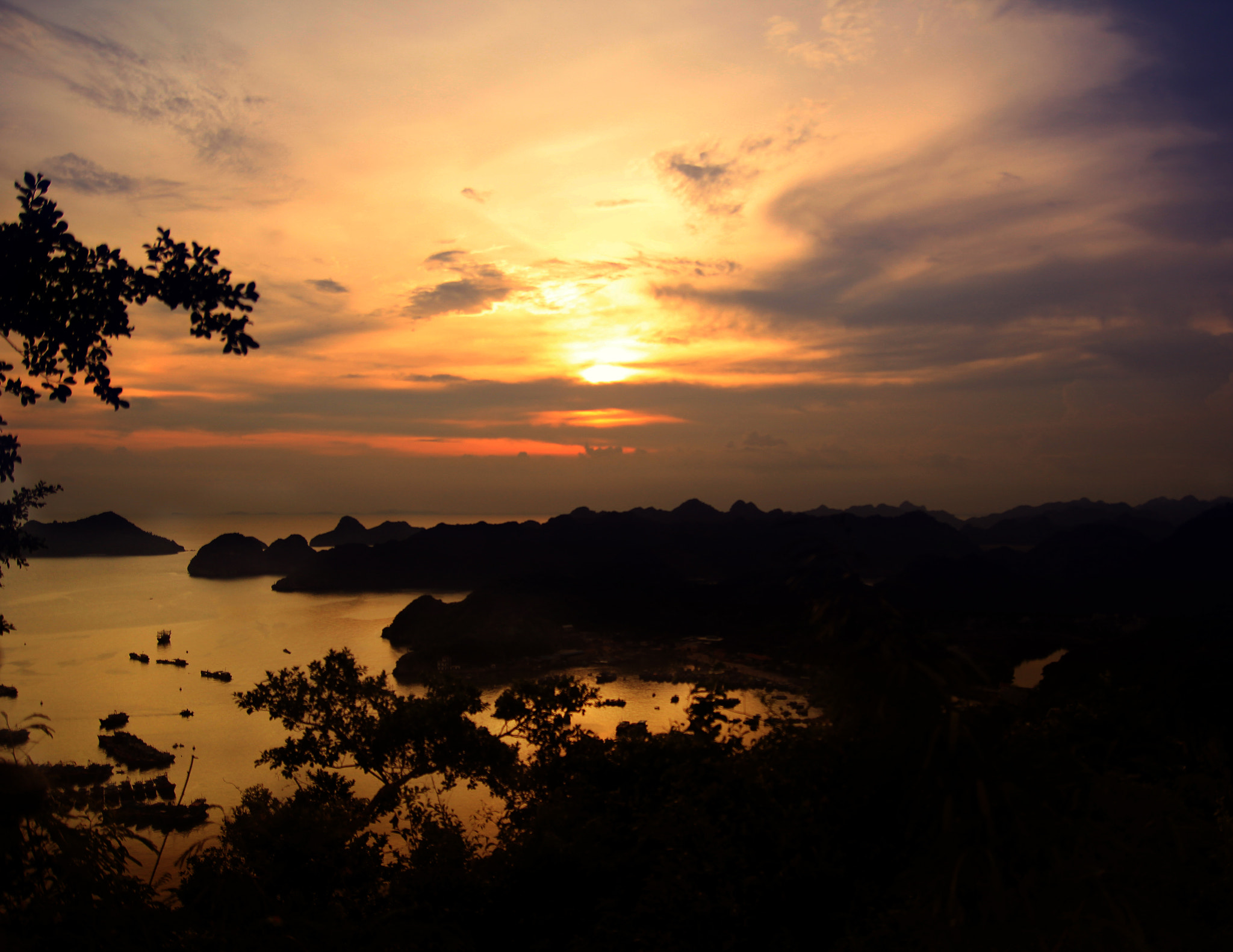 Canon EOS 600D (Rebel EOS T3i / EOS Kiss X5) sample photo. Sunset photography