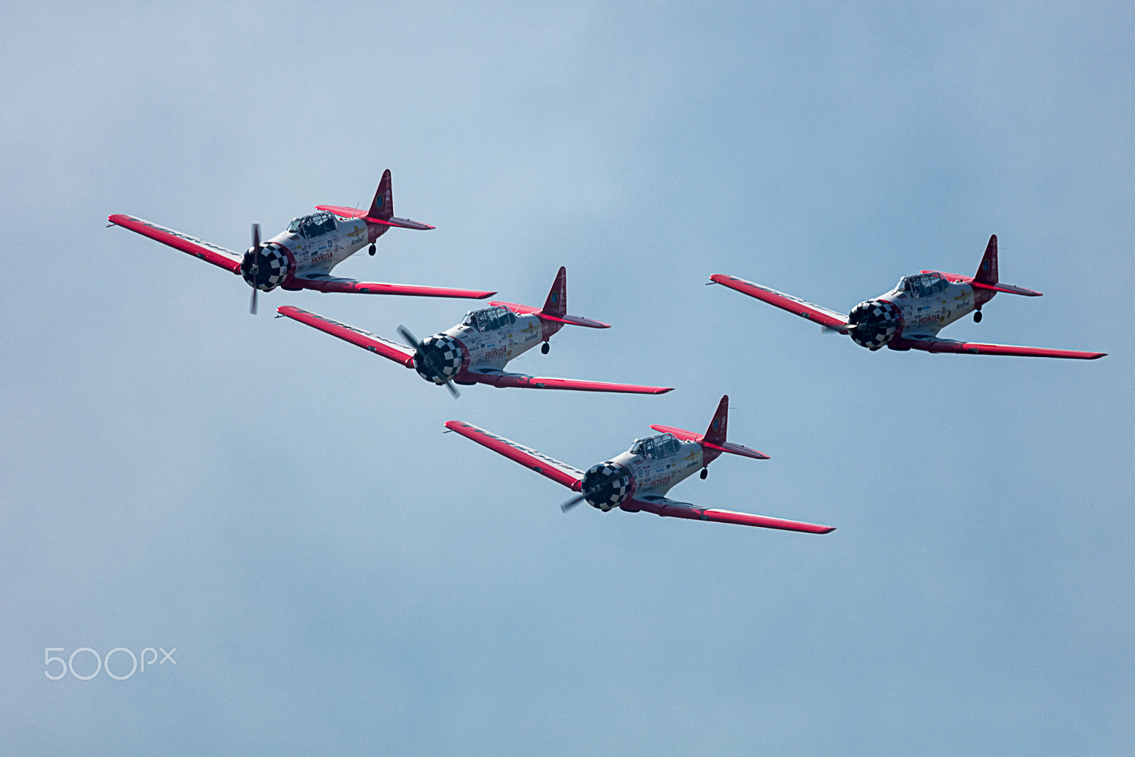 Sigma 150-600mm F5-6.3 DG OS HSM | C sample photo. Aeroshell aerobatic team in close formation 3 photography