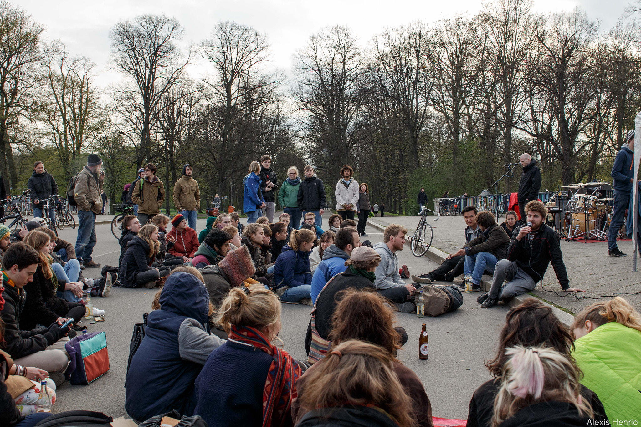 Canon EOS 700D (EOS Rebel T5i / EOS Kiss X7i) + Canon EF 24mm F2.8 IS USM sample photo. Nuit debout leipzig #1 photography