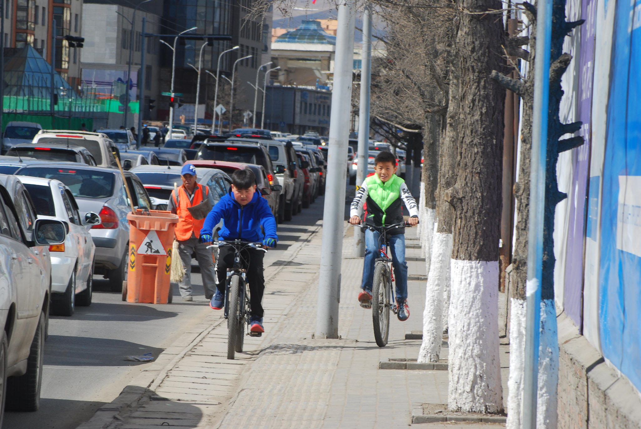 Nikon AF Nikkor 70-300mm F4-5.6G sample photo. Cycling.... photography
