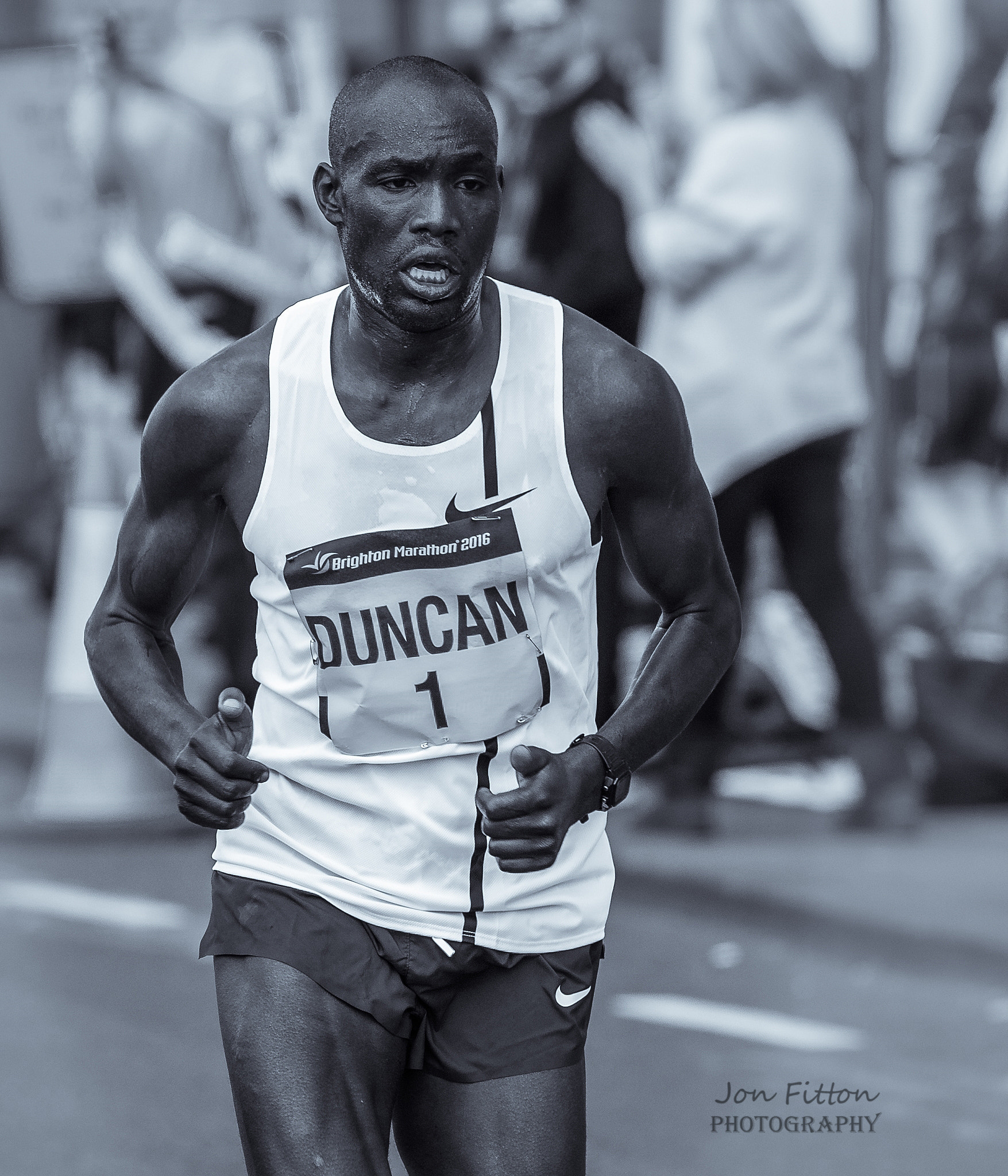 AF Nikkor 180mm f/2.8 IF-ED sample photo. Brighton marathon 2016 photography