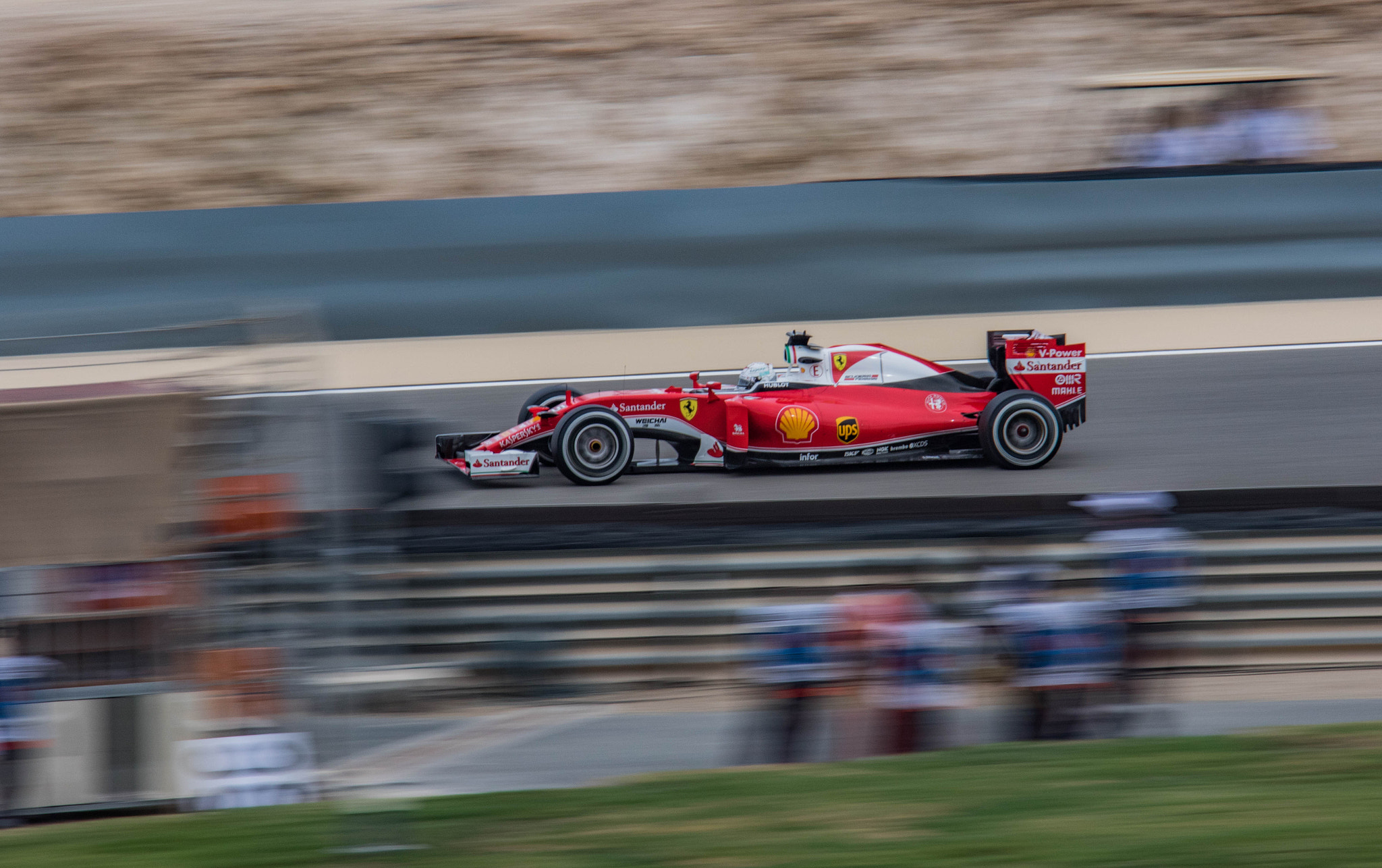Canon EF 28-300mm F3.5-5.6L IS USM sample photo. 2016 formula 1 gulf air bahrain grand prix

 photography