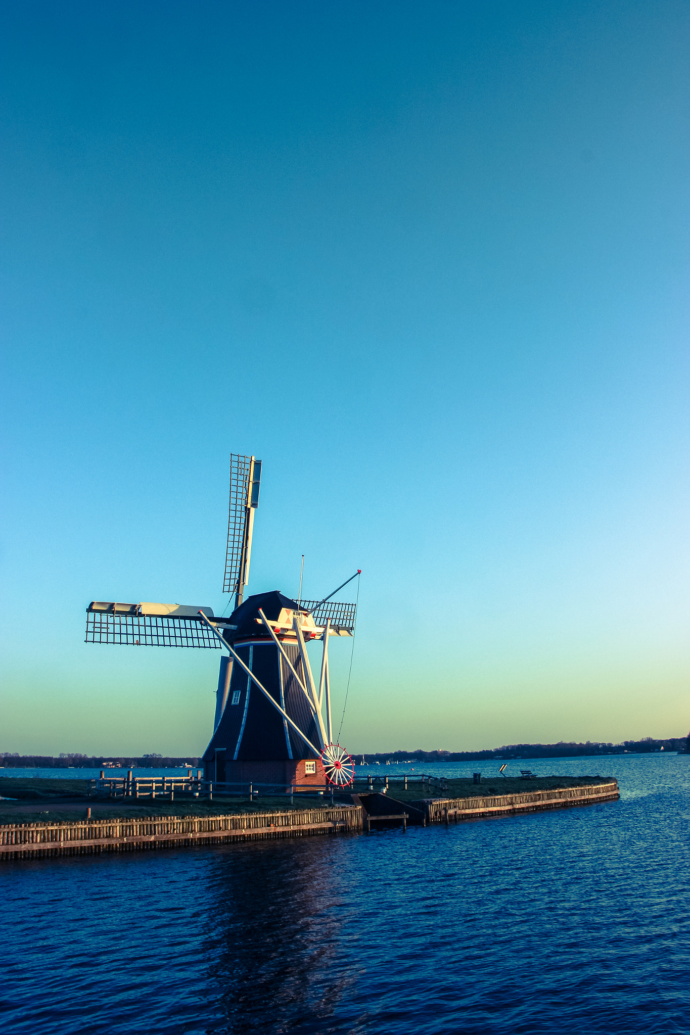 Canon EF-S 18-135mm F3.5-5.6 IS STM sample photo. Windmill.jpg photography