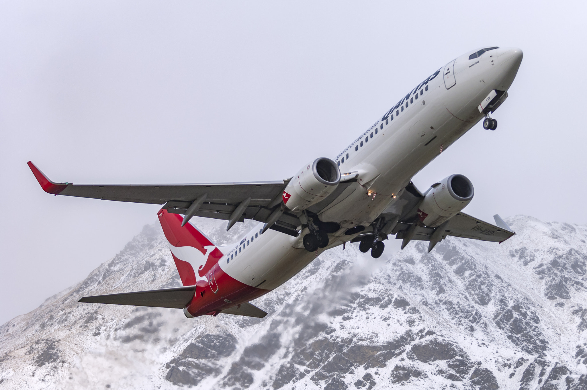 Nikon D2X sample photo. Boeing 737 takeoff from queenstown photography