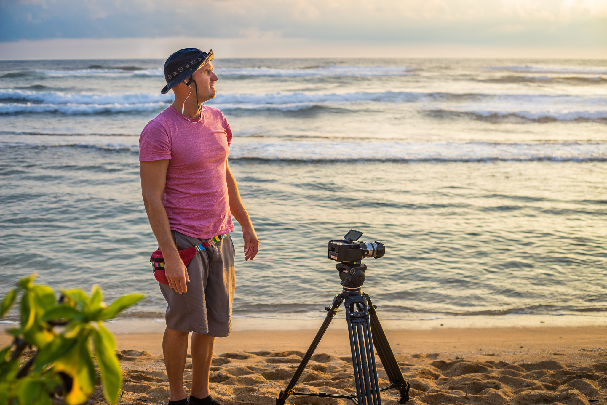 Sony a7R + Canon EF 50mm F1.8 II sample photo. Dennis shooting in hawaii photography