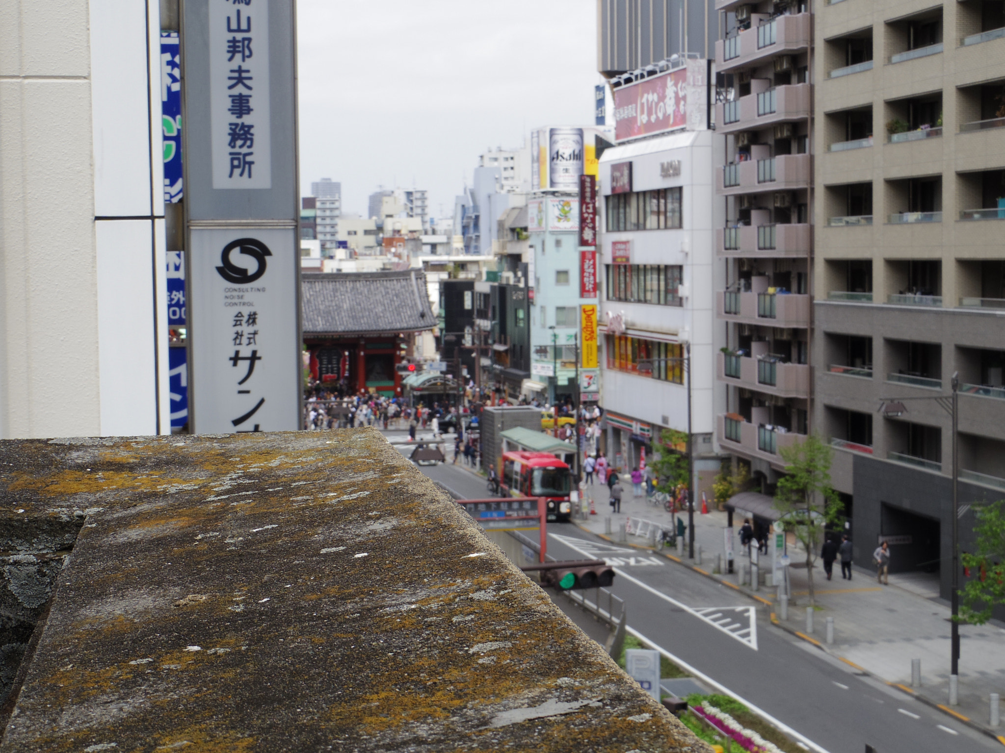 Pentax Q7 + Pentax 02 Standard Zoom sample photo. Holiday afternoon of asakusa photography