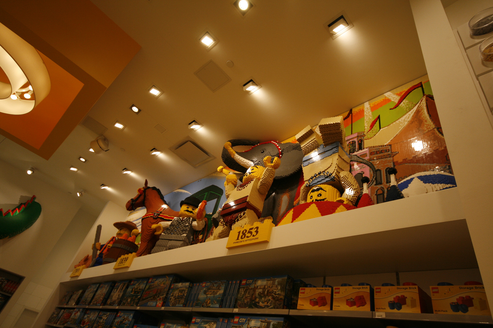Canon EOS 400D (EOS Digital Rebel XTi / EOS Kiss Digital X) sample photo. Lego world photography