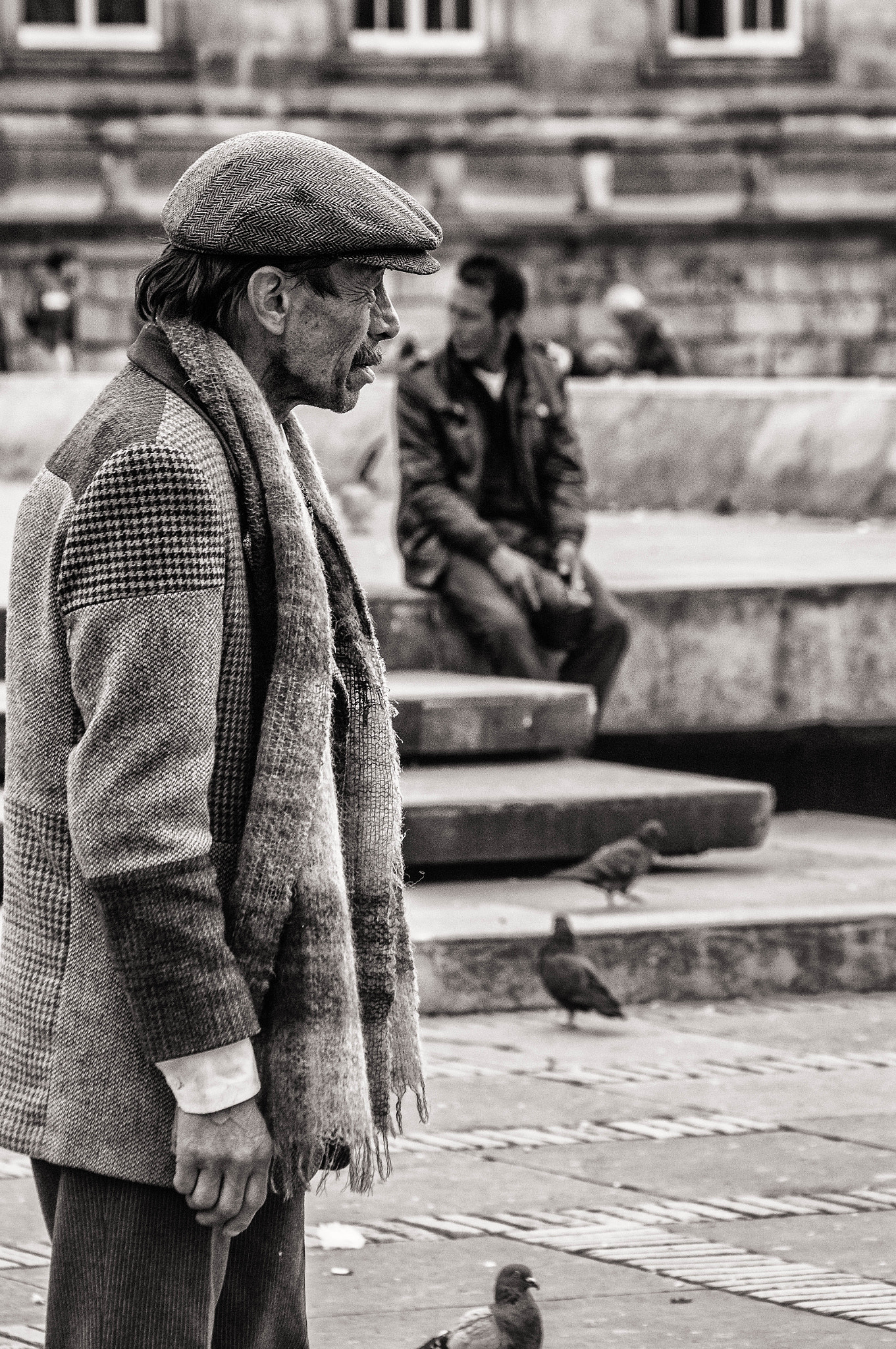 Minolta AF 100-300mm F4.5-5.6 xi sample photo. Classical man photography