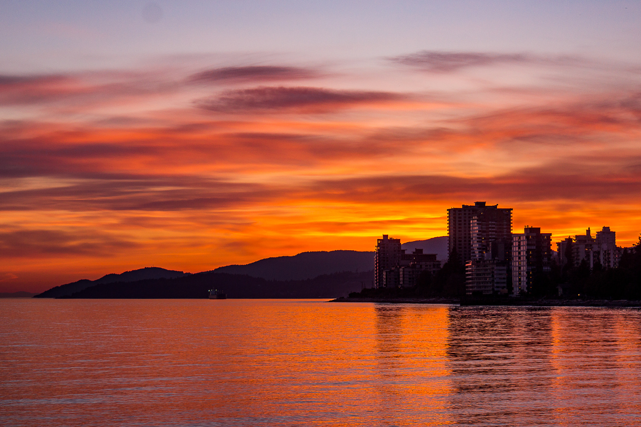 Sony E 18-200mm F3.5-6.3 OSS LE sample photo. Spring sunset photography