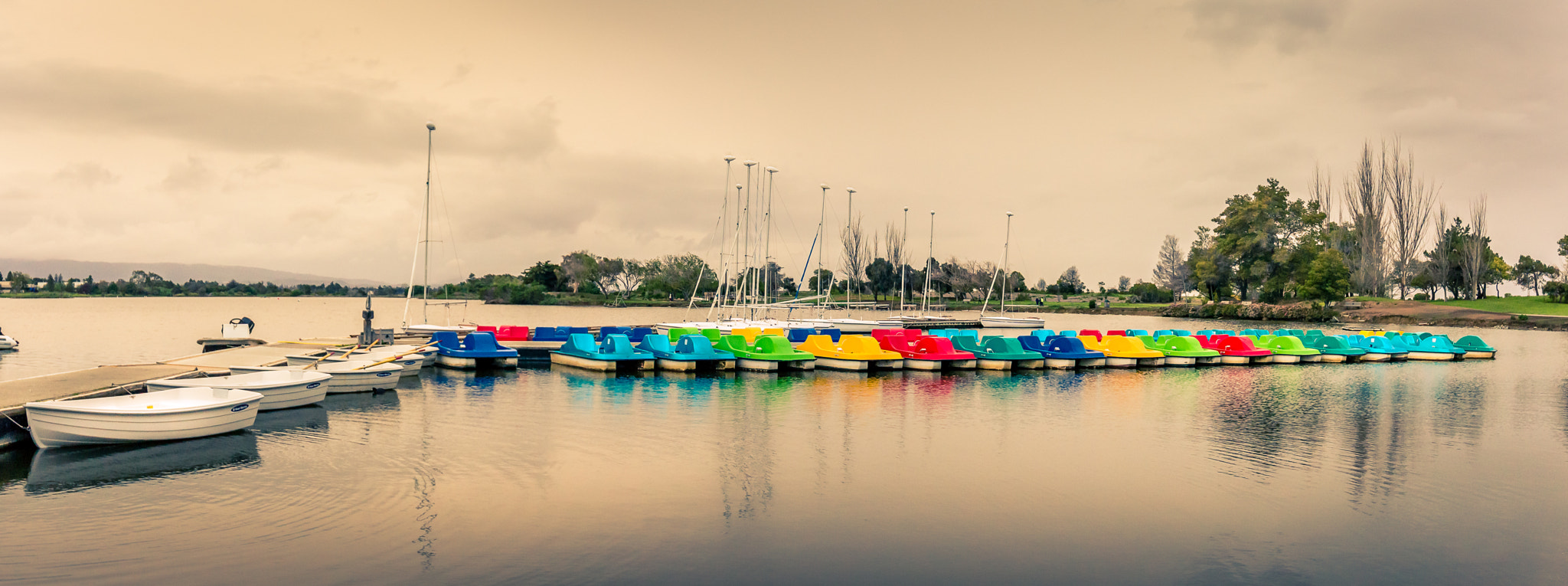 Canon EF-S 10-18mm F4.5–5.6 IS STM sample photo. Rainbow in the water. photography