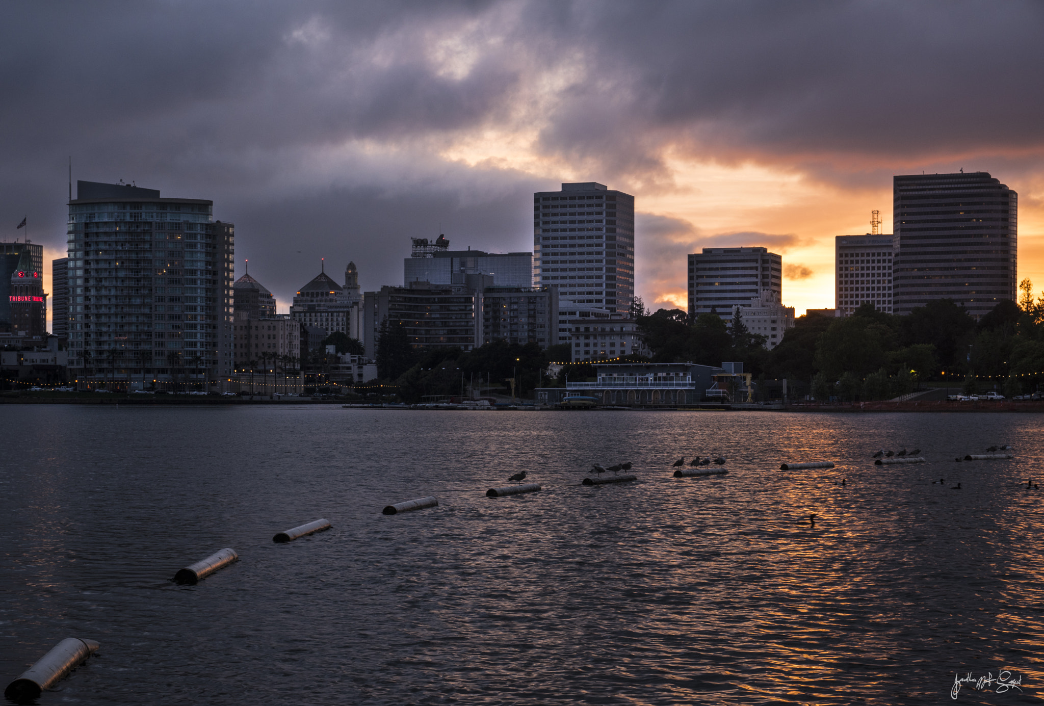 Nikon D5500 + Sigma 17-70mm F2.8-4 DC Macro OS HSM | C sample photo. Lake merrit sunset photography