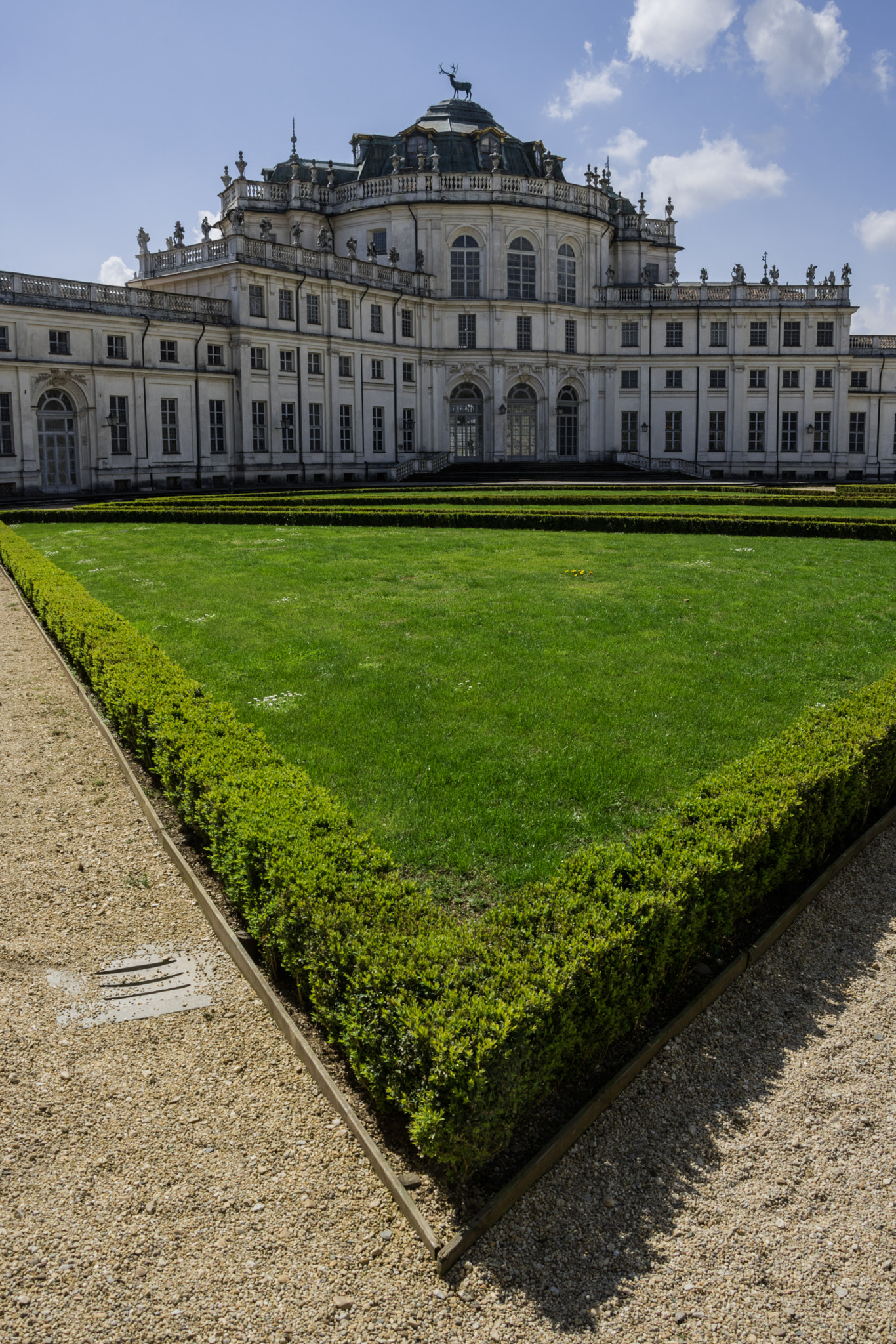 Canon EF-S 18-135mm F3.5-5.6 IS STM sample photo. The gardens of stupinigi photography