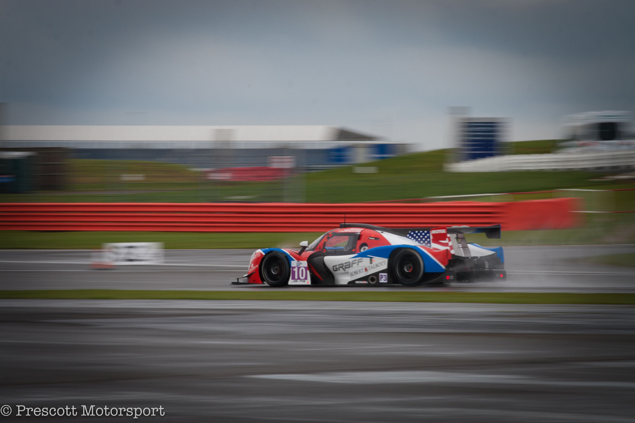 Canon EOS 30D + Canon EF 70-200mm F4L USM sample photo. Elms in the rain at silverstone photography