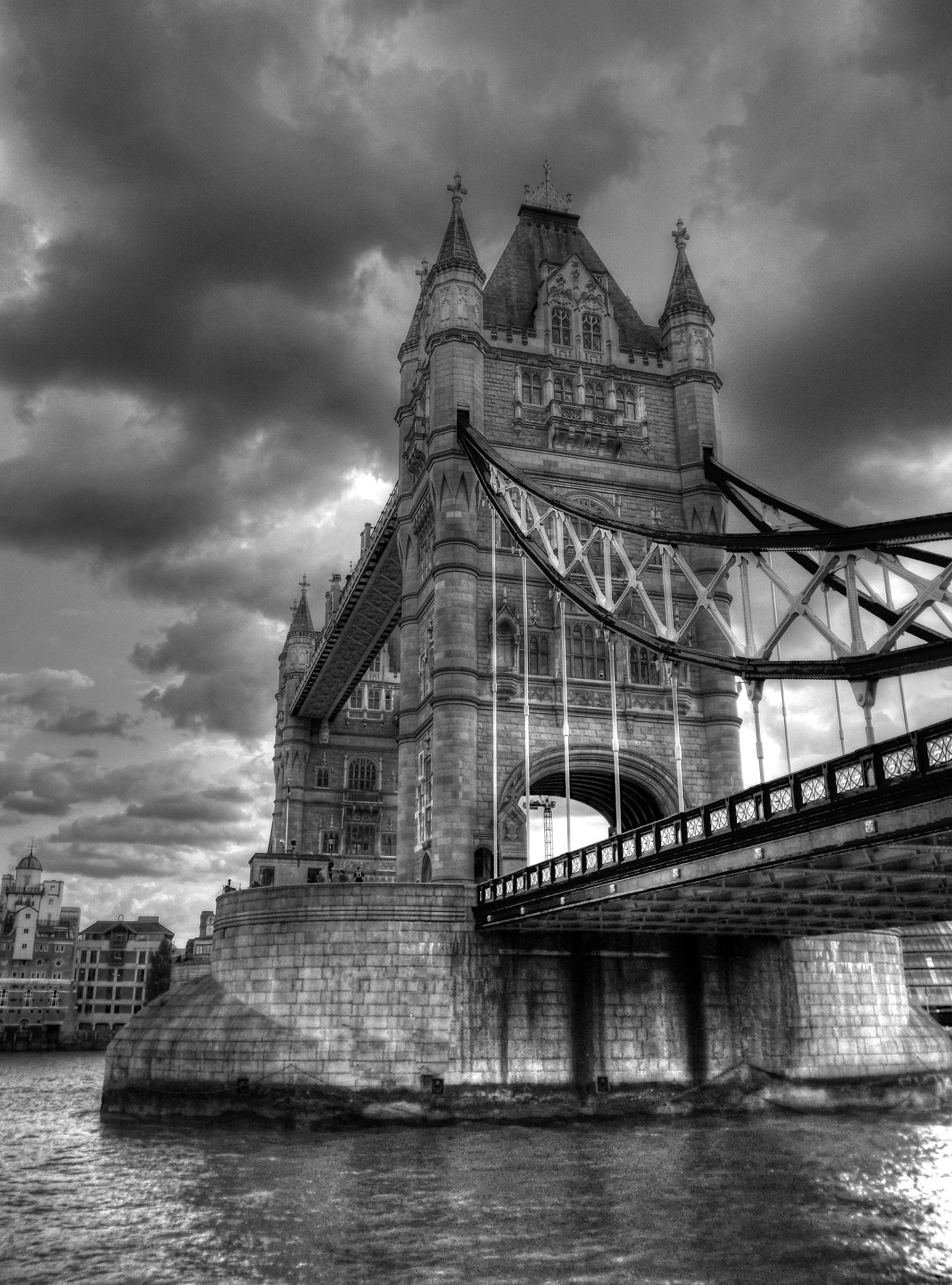 Nikon COOLPIX L27 sample photo. Storm over tower bridge photography