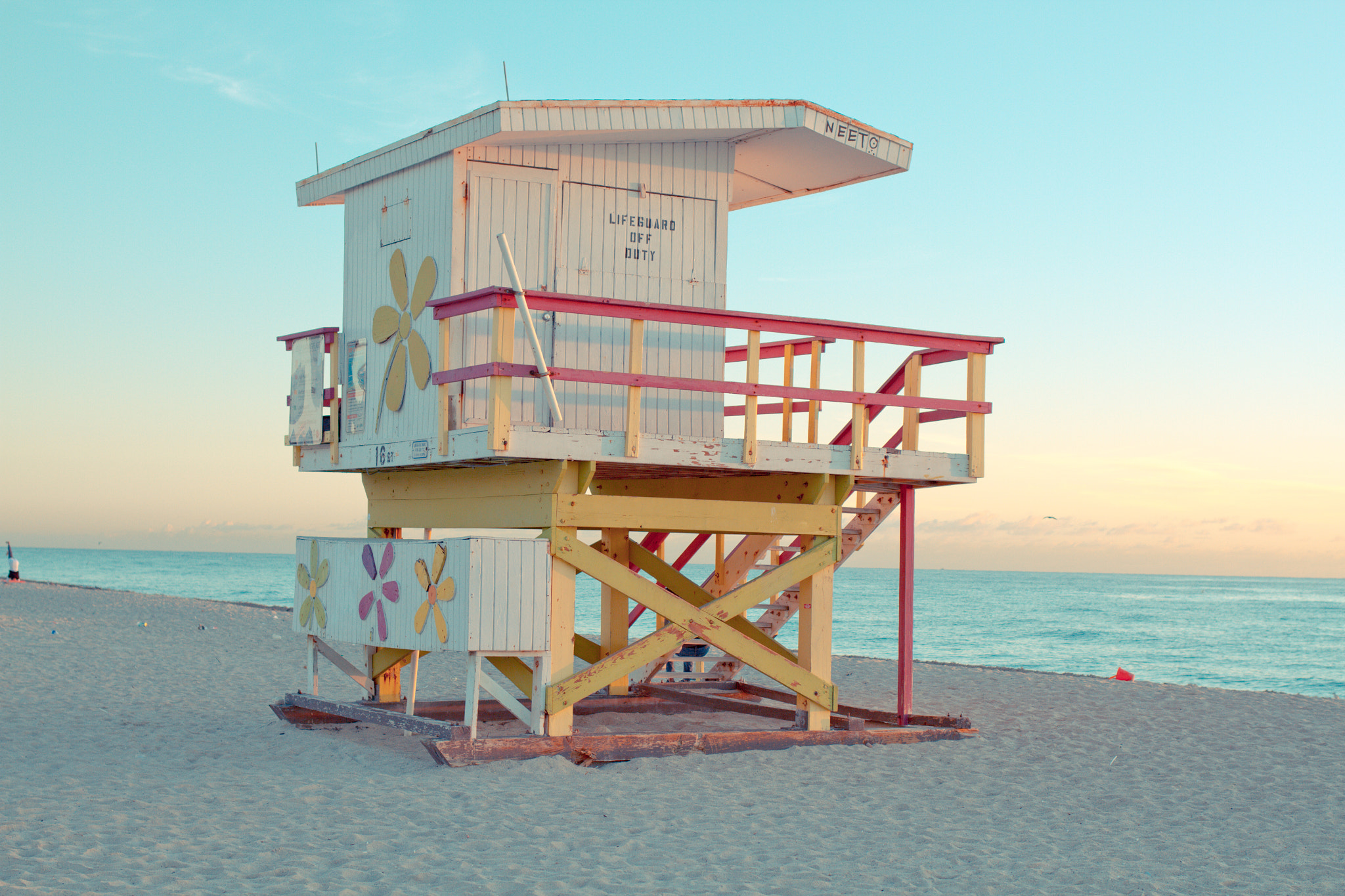 Canon EF 35mm F2 IS USM sample photo. Miami sunrise photography