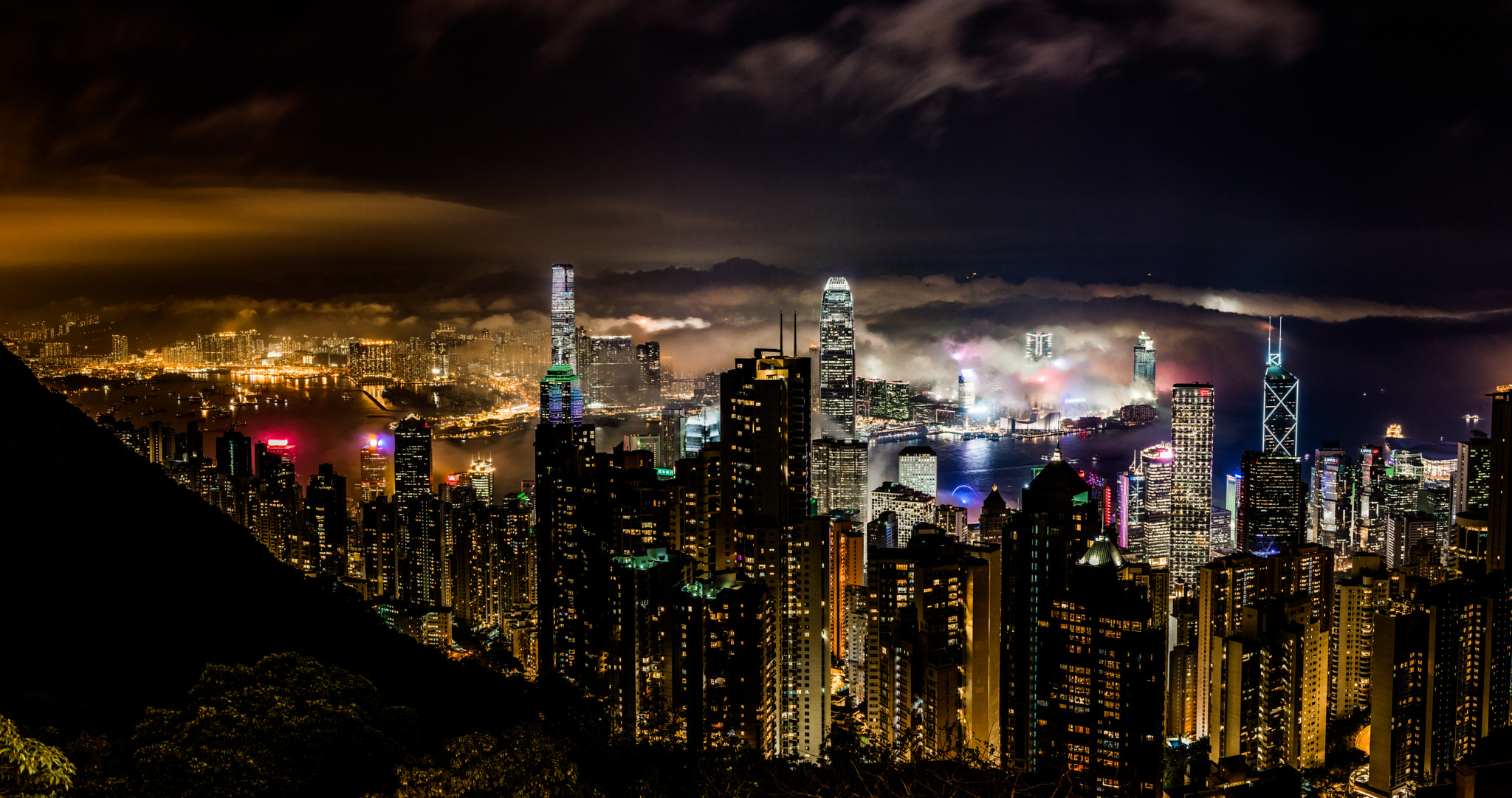 Canon EOS 5DS sample photo. Foggy hong kong panorama photography
