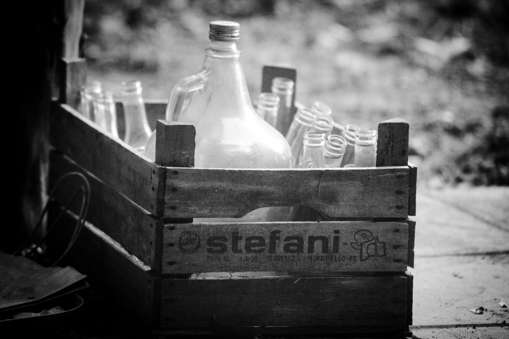 Canon EF 70-300mm F4-5.6 IS USM sample photo. Old bottles photography