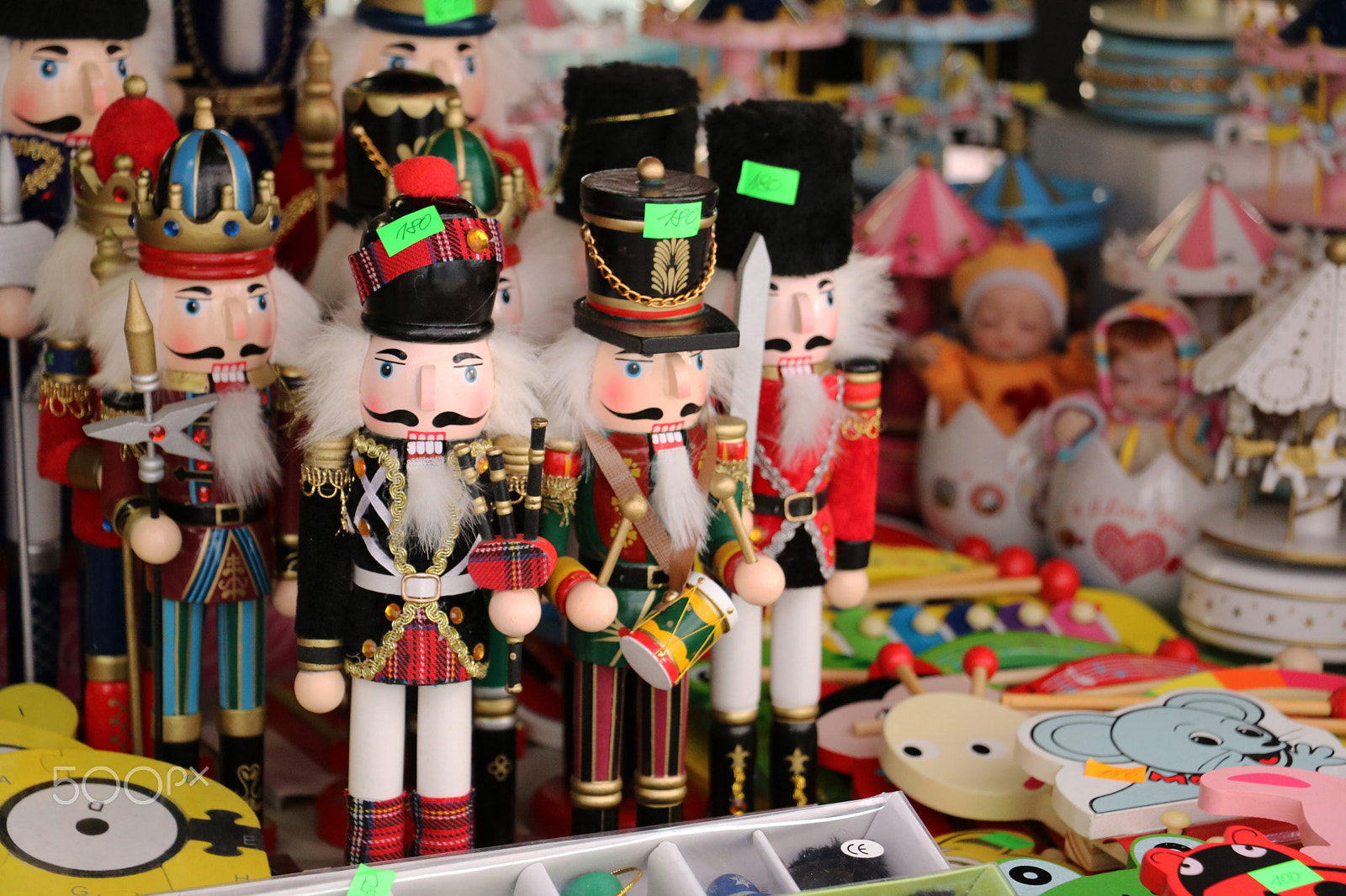 Canon EF-S 18-135mm F3.5-5.6 IS STM sample photo. Wooden toy soldiers photography