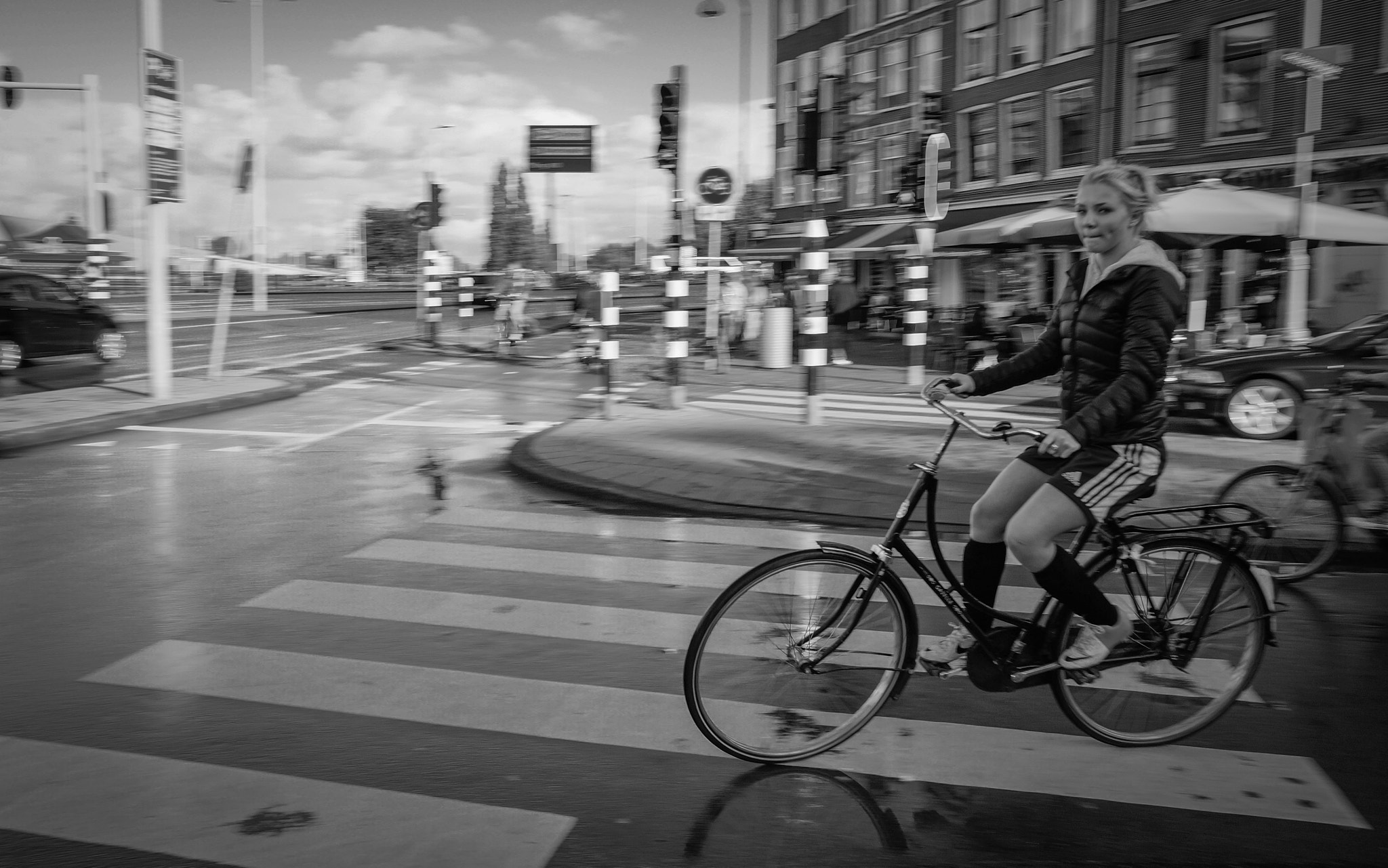 Sony Alpha NEX-5N + Sony E 10-18mm F4 OSS sample photo. Rain in amsterdam. photography