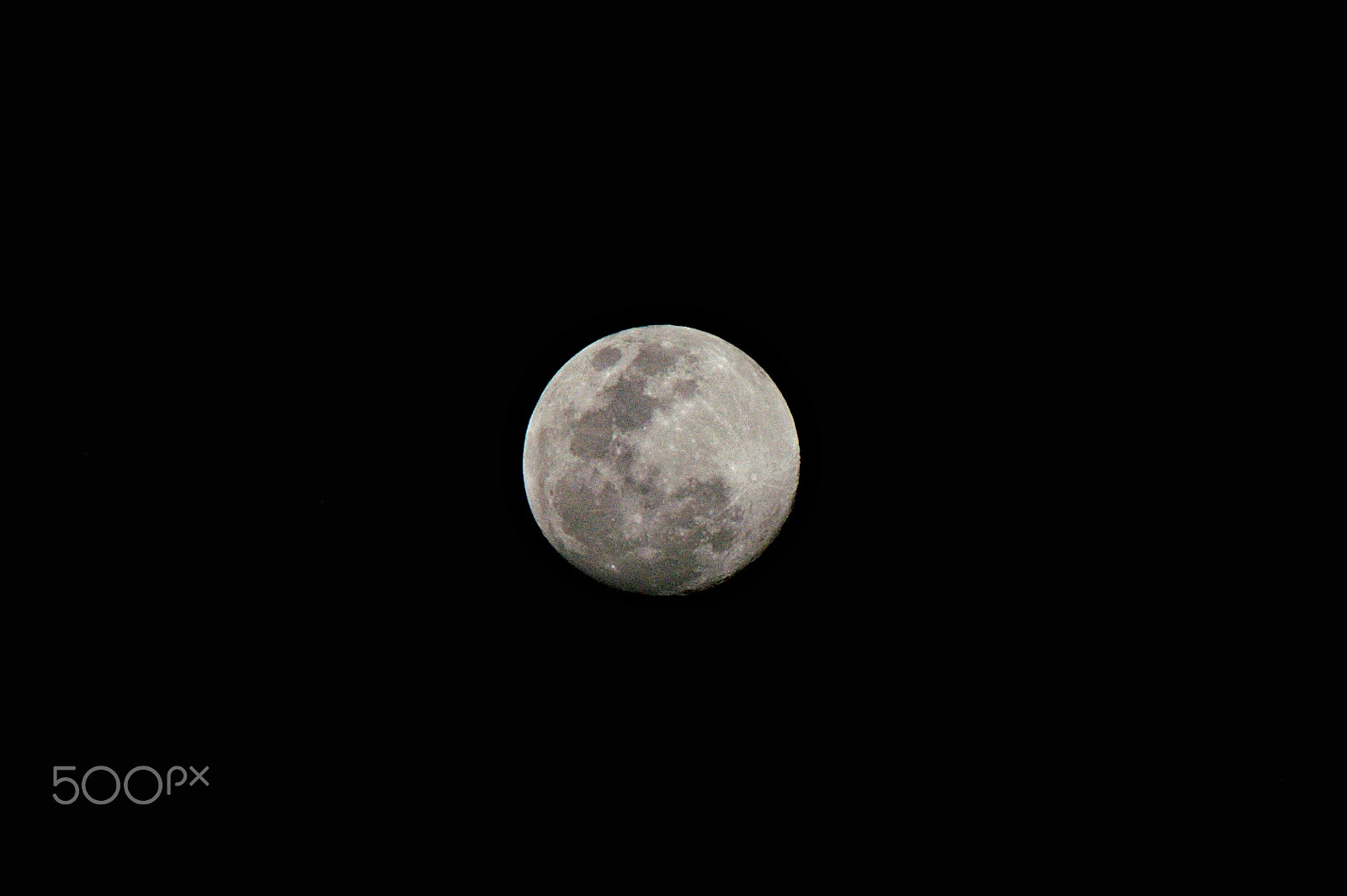55.00 - 200.00 mm f/4.0 - 5.6 sample photo. The full moon photography