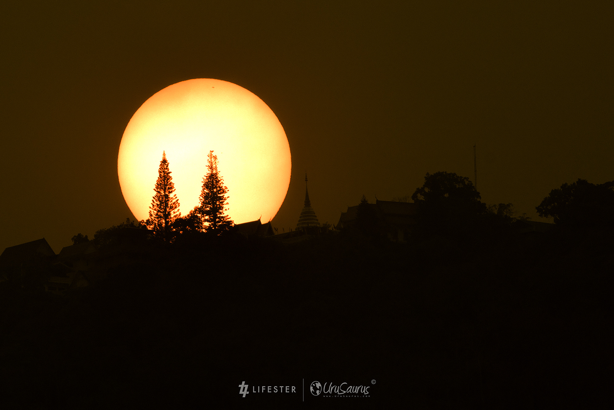 Canon EF 300mm F2.8L IS II USM sample photo. Sunset behind doi suthep, chiang mai thailand photography