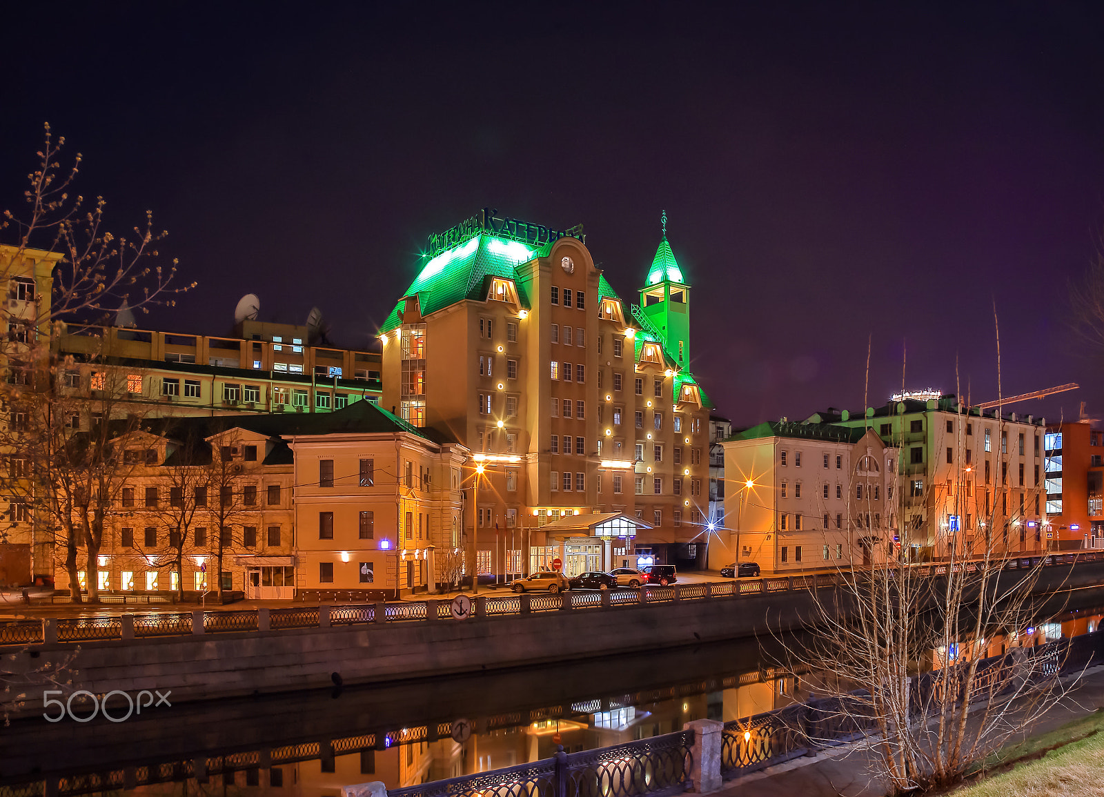 Canon EF 28-80mm f/2.8-4L sample photo. City and architecture _ the modern house on the embankment photography
