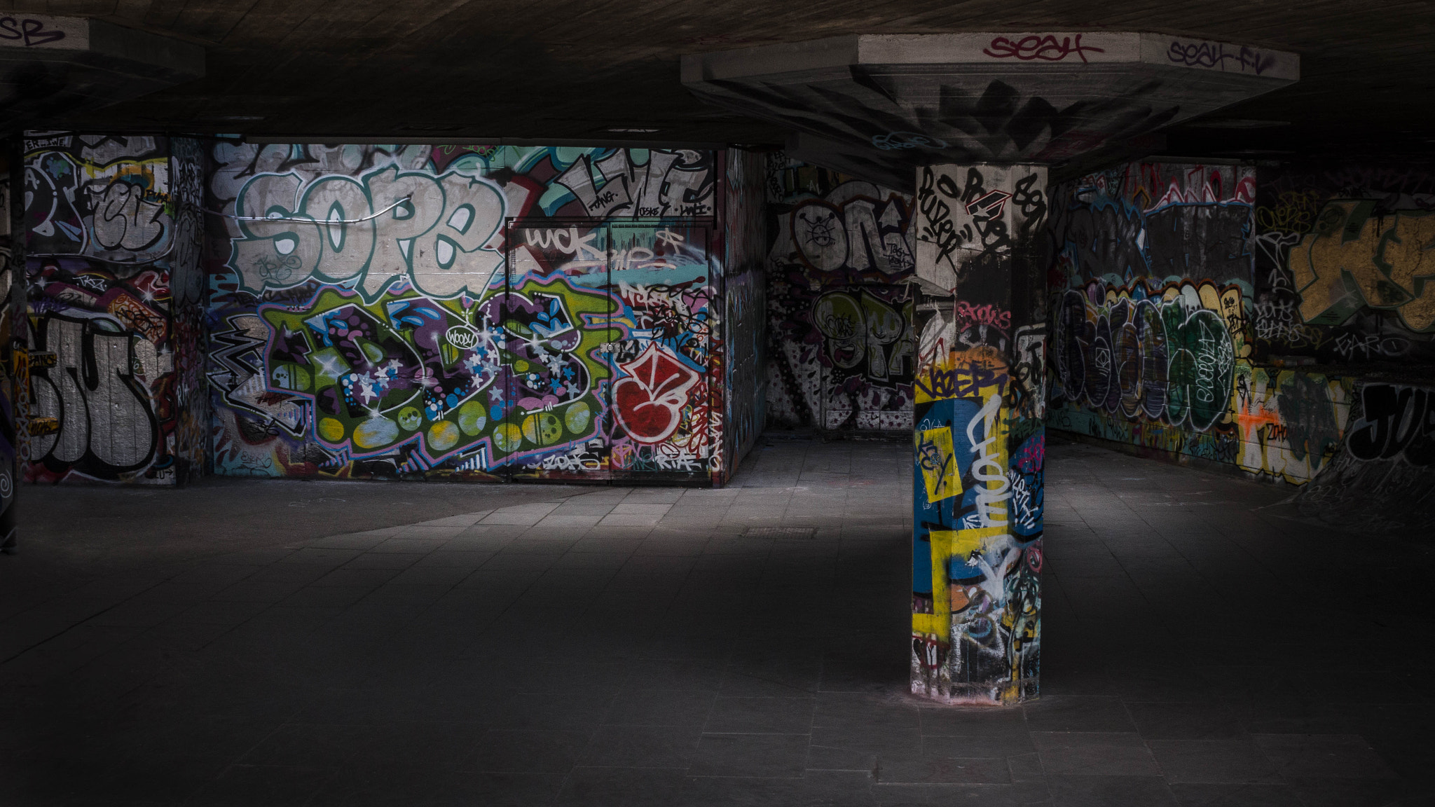 Canon EF 28-90mm f/4-5.6 sample photo. London skatepark photography