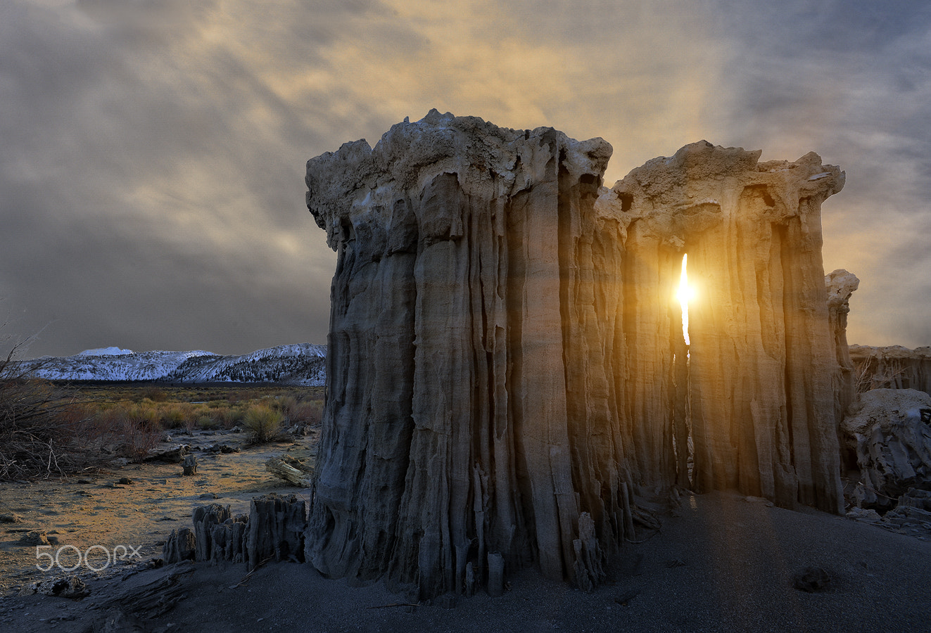 Nikon AF-S Nikkor 17-35mm F2.8D ED-IF sample photo. Navy beach, mono lake photography