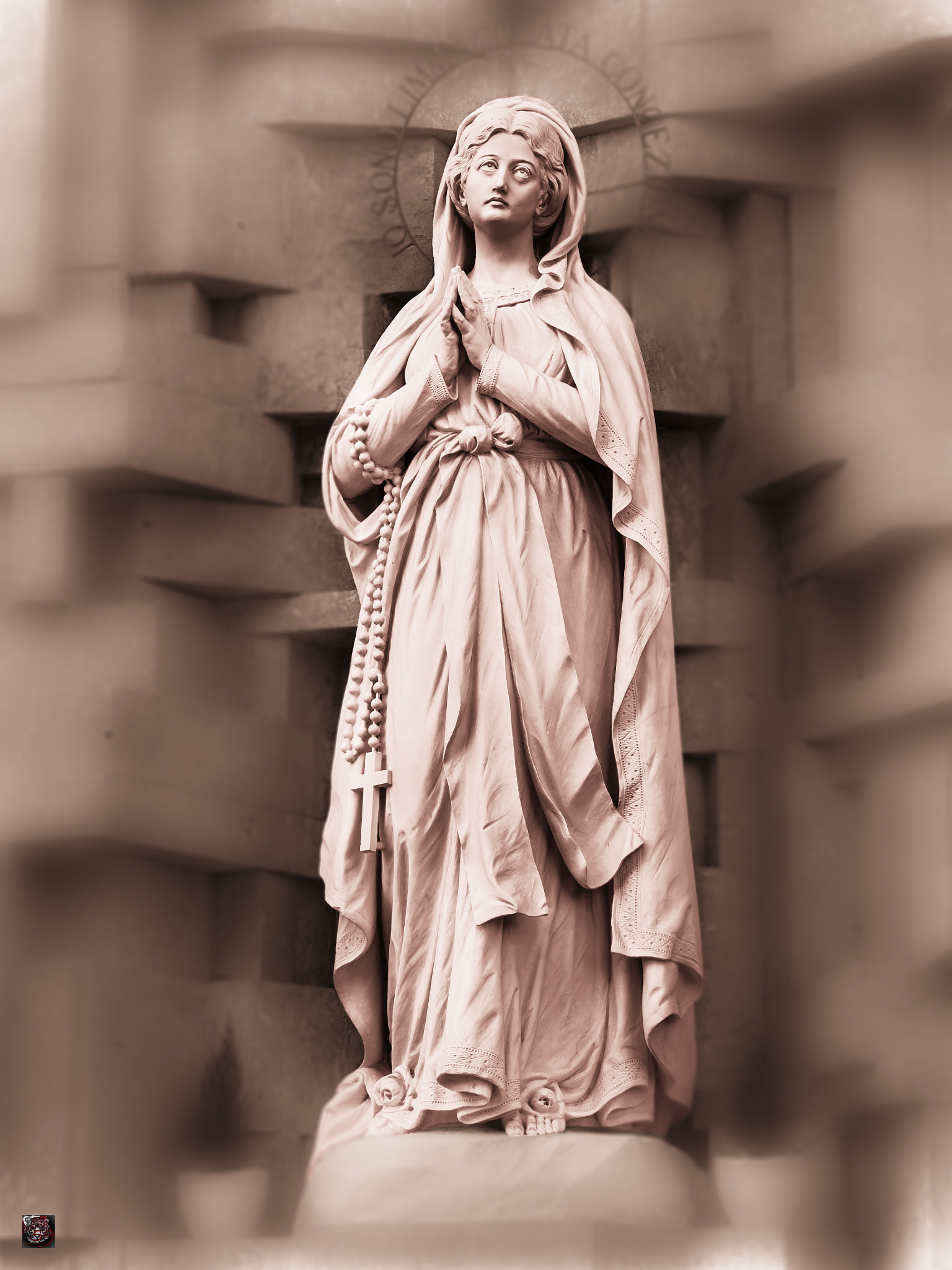 Leica APO-Summicron-M 90mm F2 ASPH sample photo. North italy: verona - sculpture in the monastery's garden 2 (3) - the hope! photography