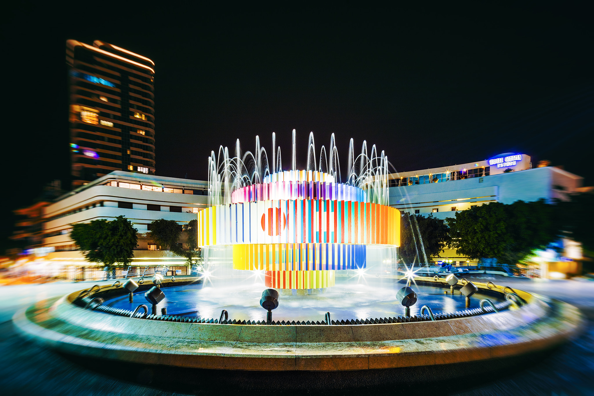 Canon EOS 5DS R + Canon TS-E 17mm F4L Tilt-Shift sample photo. Dizengoff square v photography