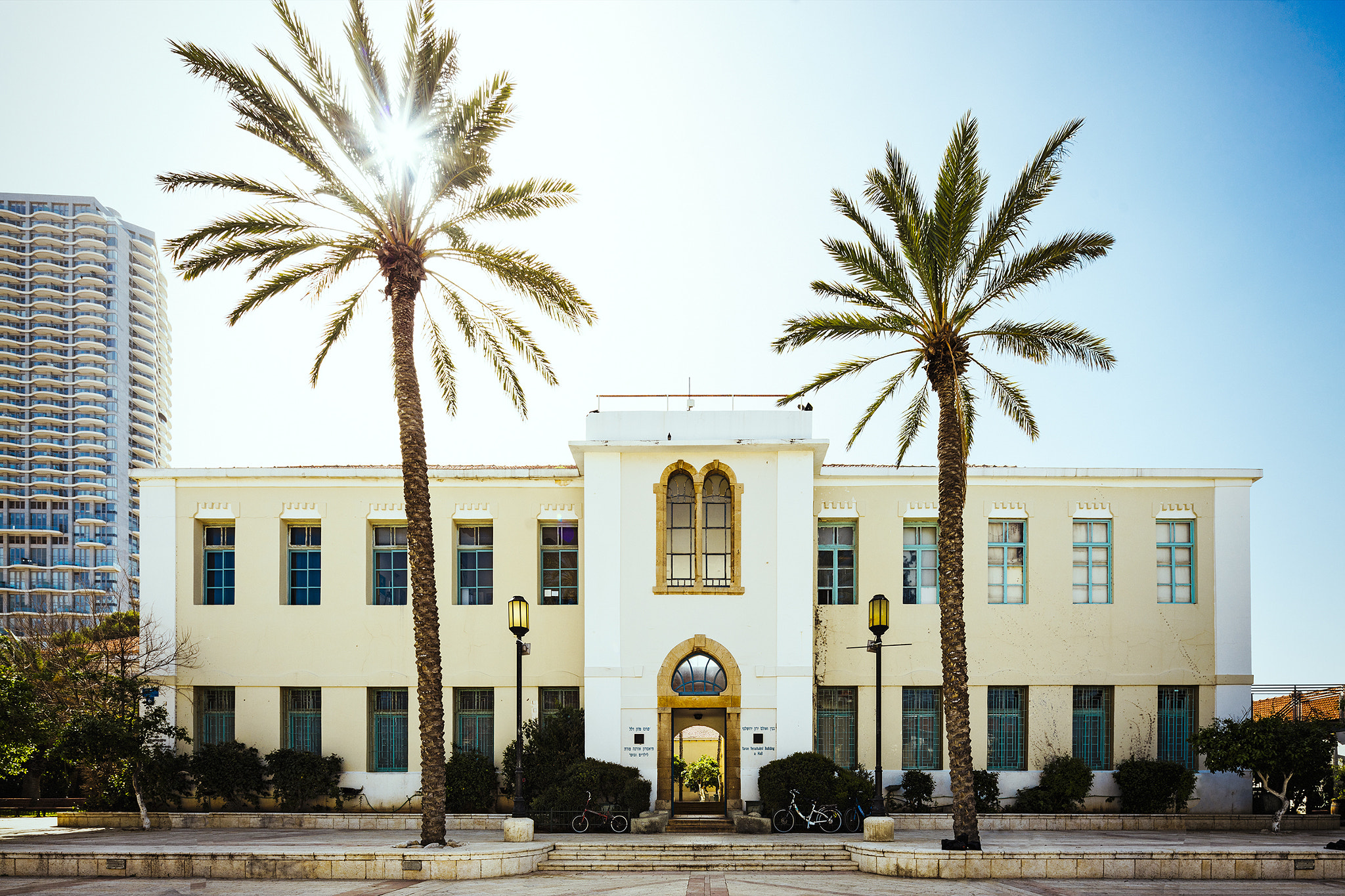 Canon EOS 5DS R + Canon TS-E 17mm F4L Tilt-Shift sample photo. Neve tzedek theatre photography