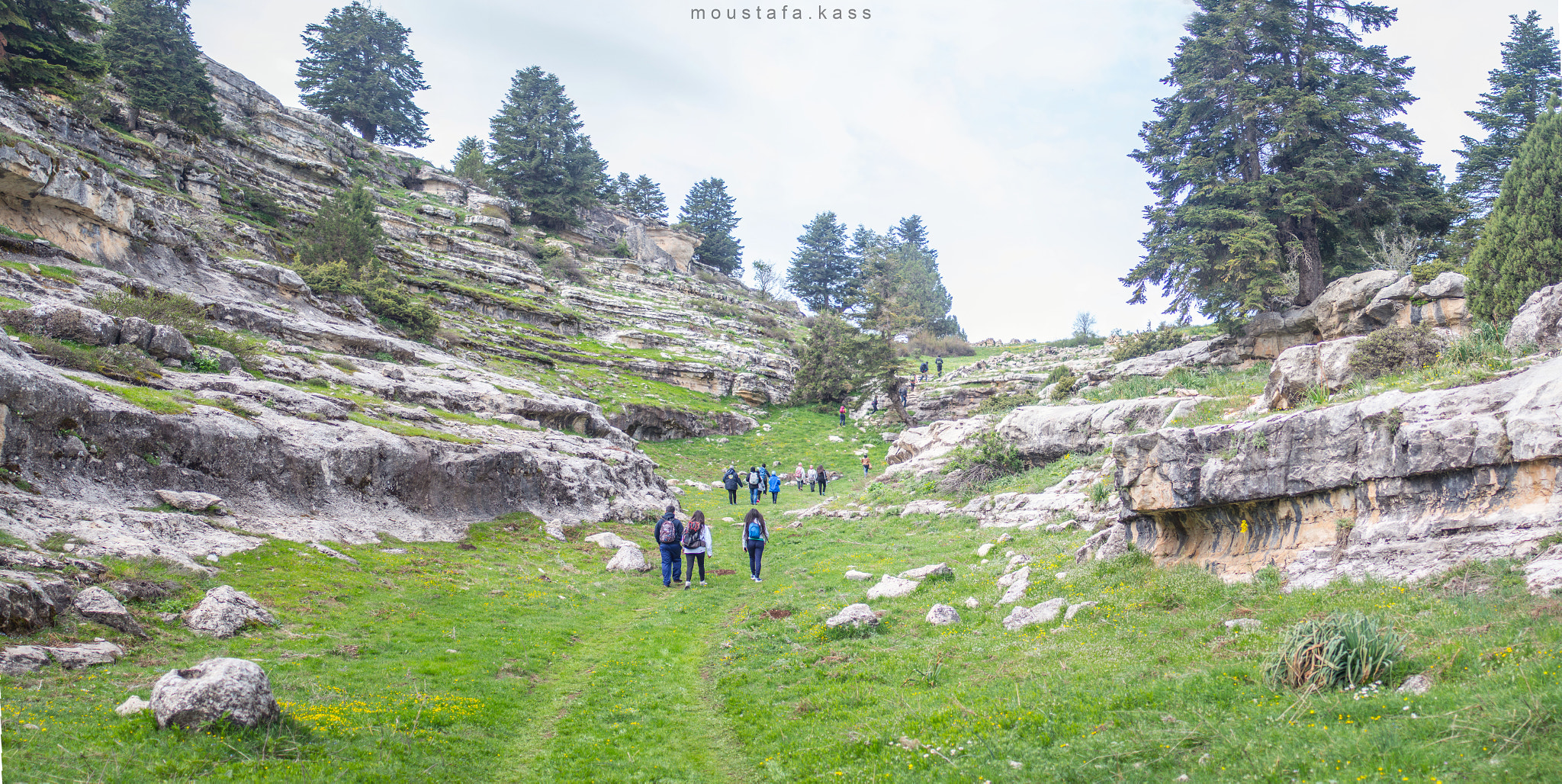 Canon EOS 700D (EOS Rebel T5i / EOS Kiss X7i) + Canon EF 35mm F2 sample photo. Panorama nature photography