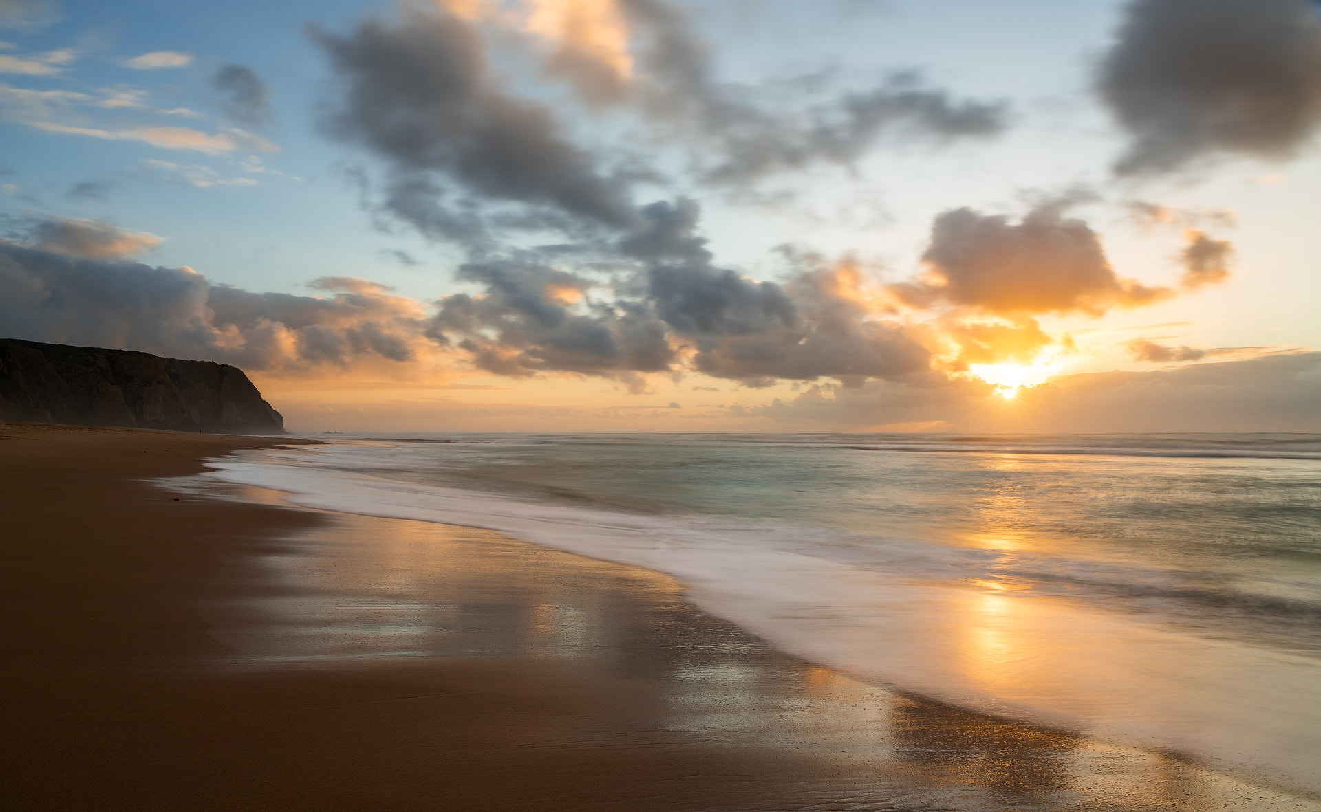 Sony a7R II + Canon EF 24-70mm F4L IS USM sample photo. Praia grande photography